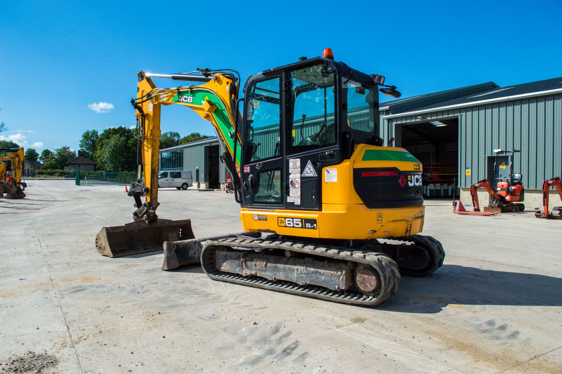 JCB 65R-1 6.5 tonne rubber tracked midi excavator Year: 2015 S/N: 1914004 Recorded Hours: 2859 - Image 3 of 20