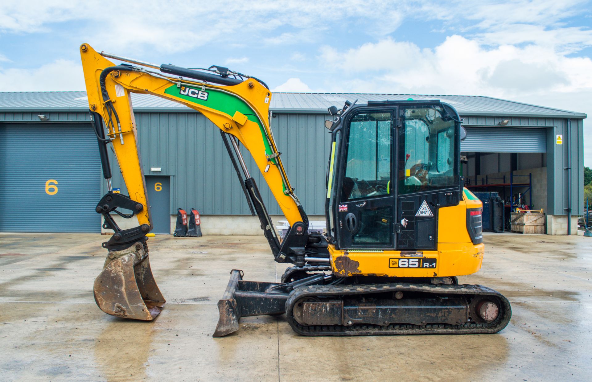 JCB 65R-1 6.5 tonne rubber tracked midi excavator Year: 2015 S/N: 914111 Recorded Hours: 478 - Image 8 of 20