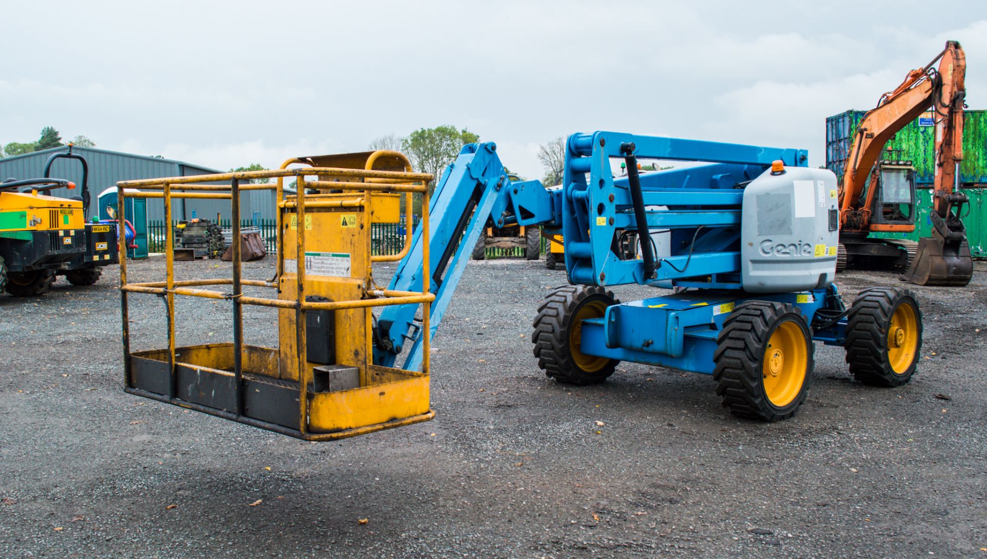 Genie Z-45/25 45 foot diesel driven 4WD articulated boom lift Year: 2011 S/N: 11B-1672 Recorded