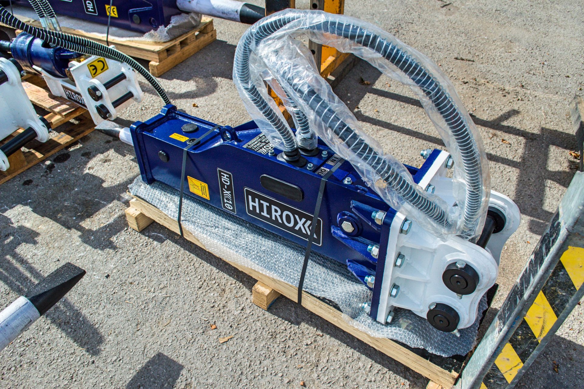 Hirox HD-X10 hydraulic breaker to suit 3 tonne excavator ** New & unused **