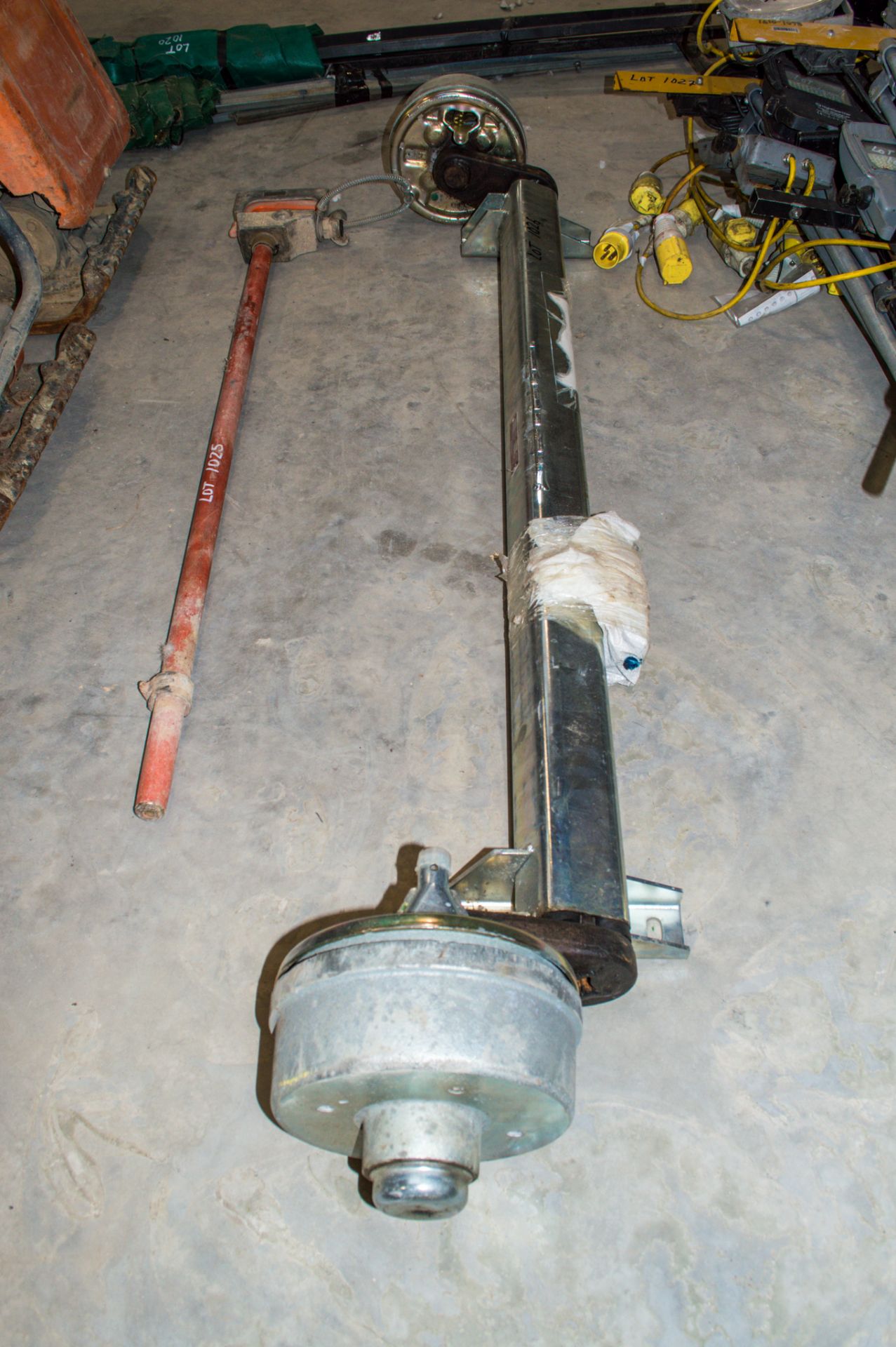 Indespension 1400kg trailer axle ** Unused **