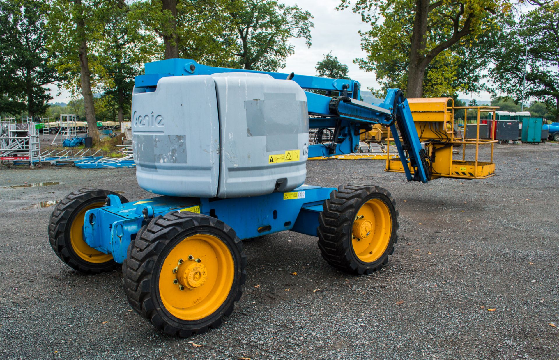Genie Z-45/25 45 foot diesel driven 4WD articulated boom lift Year: 2011 S/N: 11B-1672 Recorded - Image 3 of 15