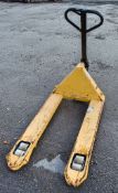 Hand hydraulic pallet truck WJ22043028