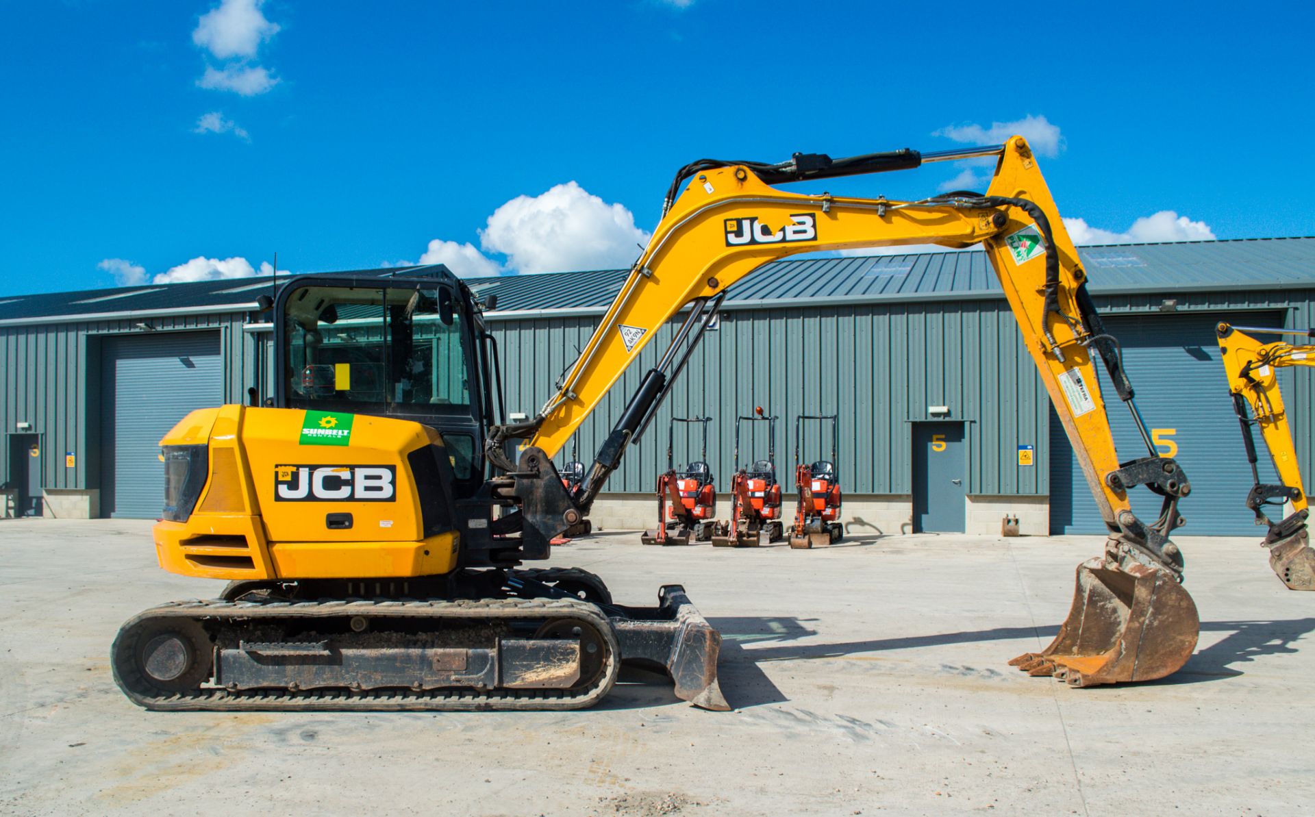 JCB 86c-1 8.6 tonne rubber tracked midi excavator Year: 2014 S/N: 249717 Recorded Hours: 3064 piped, - Image 8 of 21