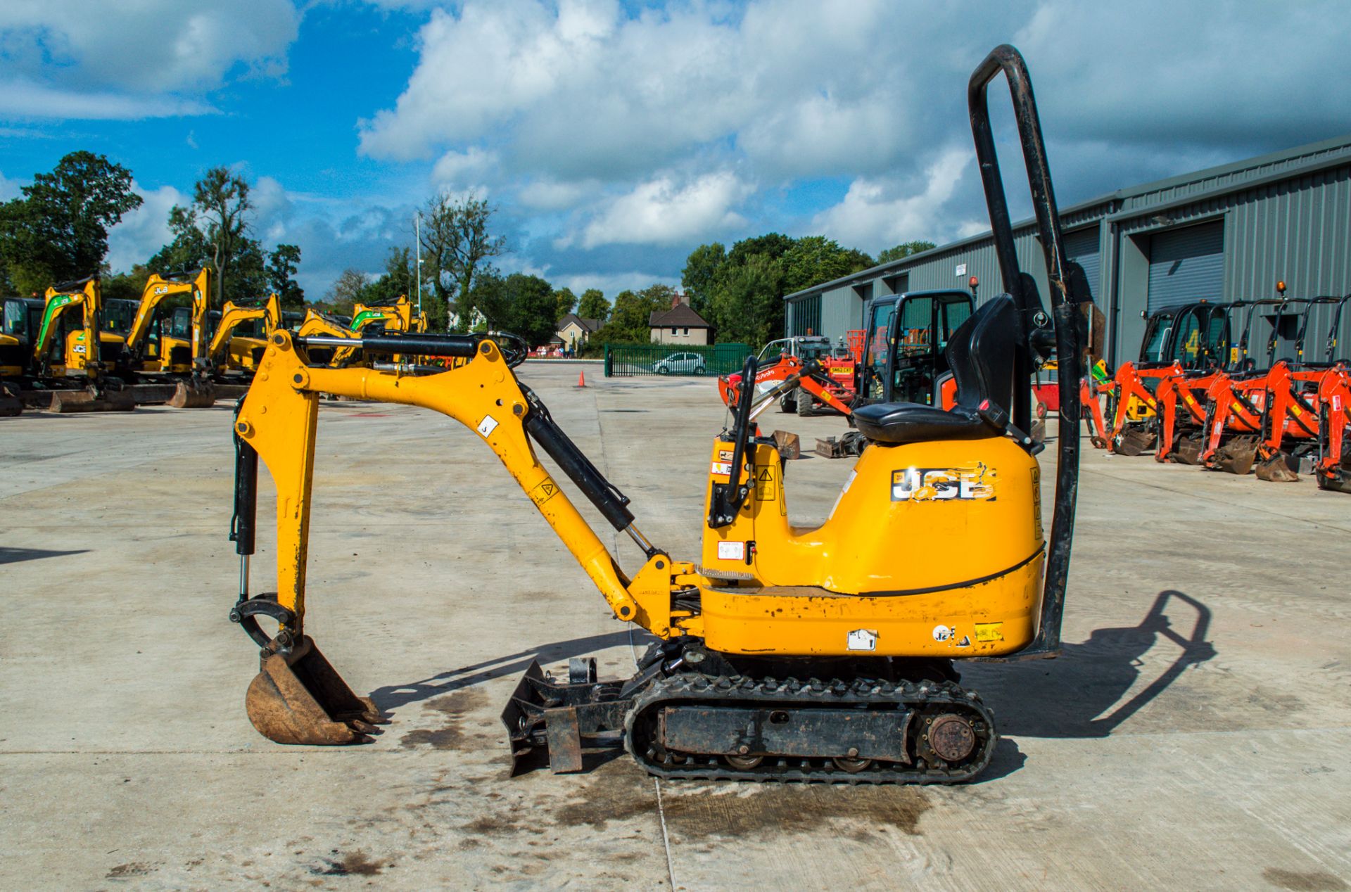 JCB 8008cts 0.8 tonne rubber tracked micro excavator Year: 2018 S/N: 749839 Recorded Hours: 912 - Image 7 of 20