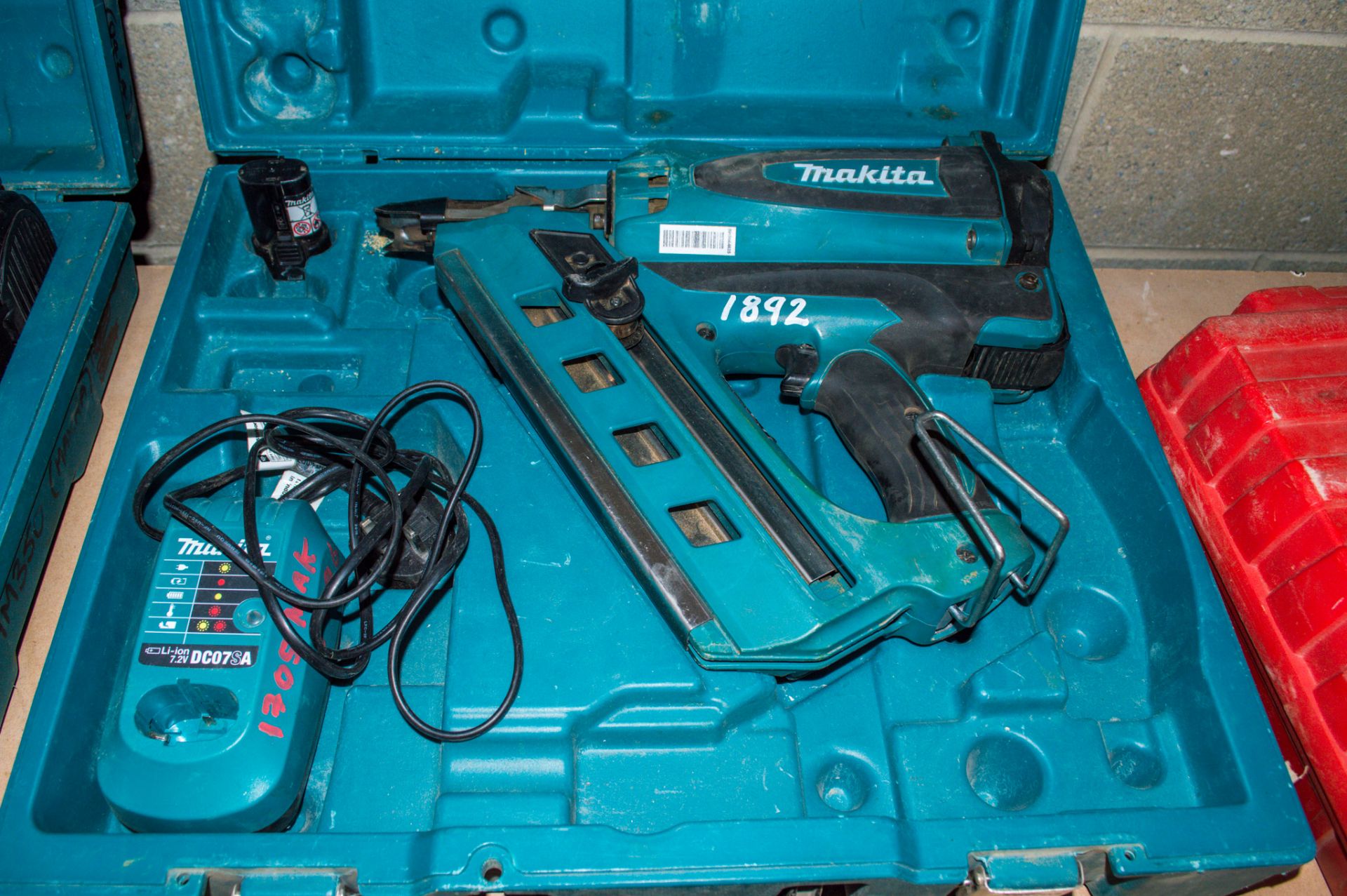 Makita GN900 cordless nailer c/w 2 batteries, charger and case MAK1405