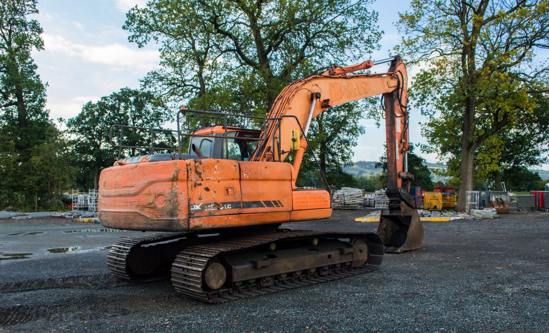 Doosan DX225 LC 25 tonne steel tracked excavator  Year: 2012 S/N: 005112 Recorded Hours: 10481 - Image 3 of 20