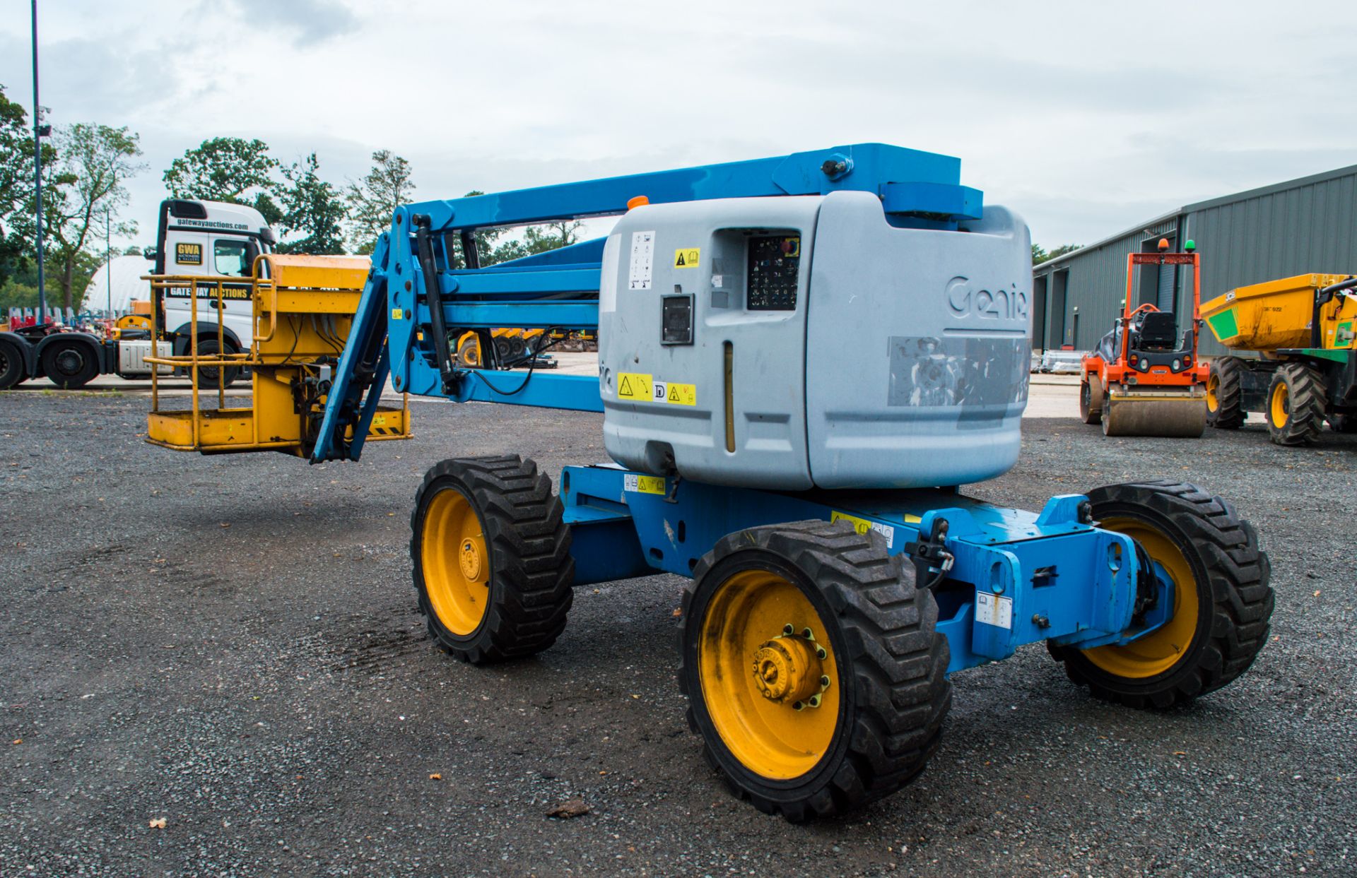 Genie Z-45/25 45 foot diesel driven 4WD articulated boom lift Year: 2011 S/N: 11B-1672 Recorded - Image 2 of 15