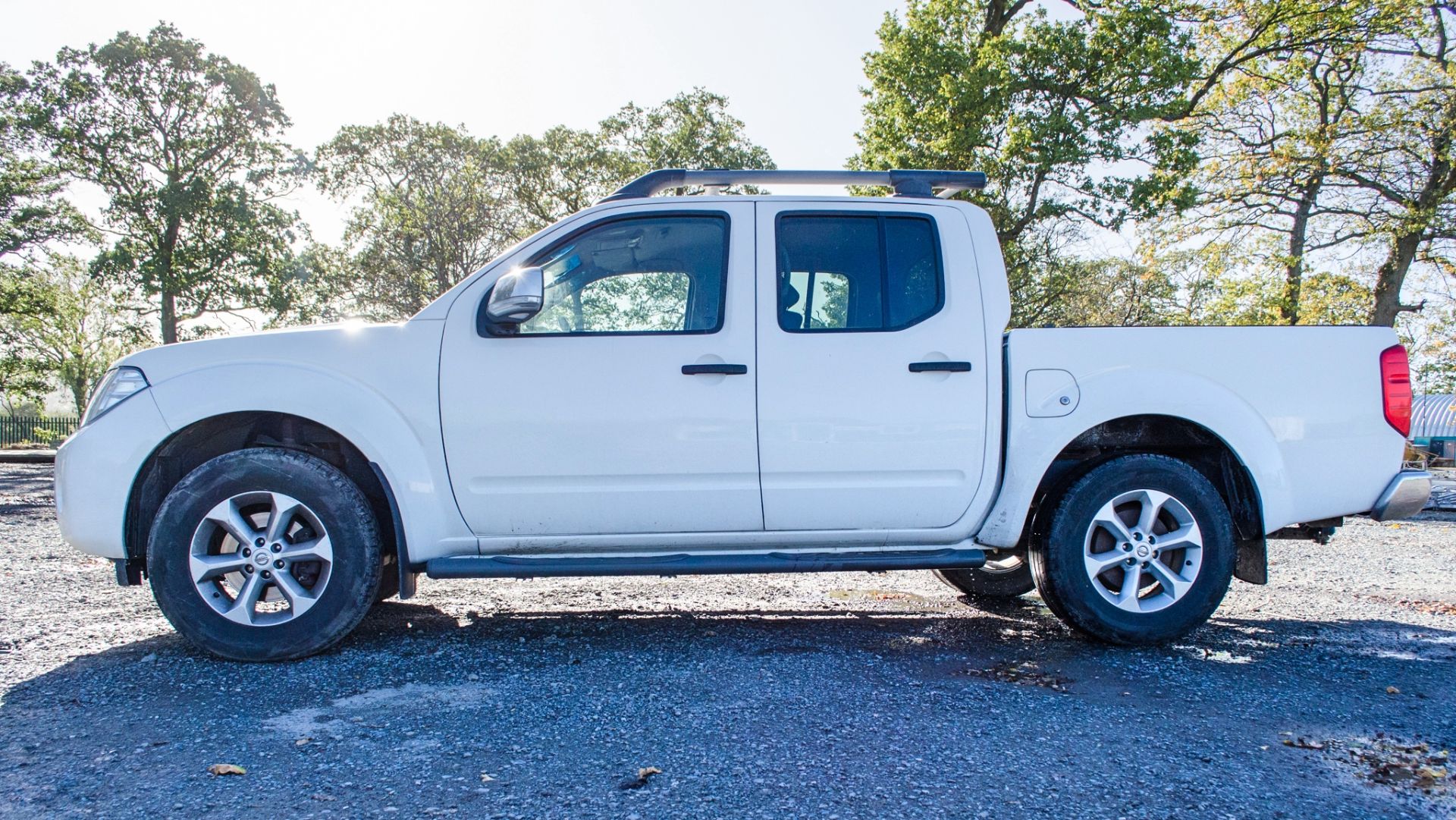 Nissan Navara Tekna DCi 2.5 diesel auto double cab pick up Registration Number: HG63 SZP Date of - Image 7 of 30