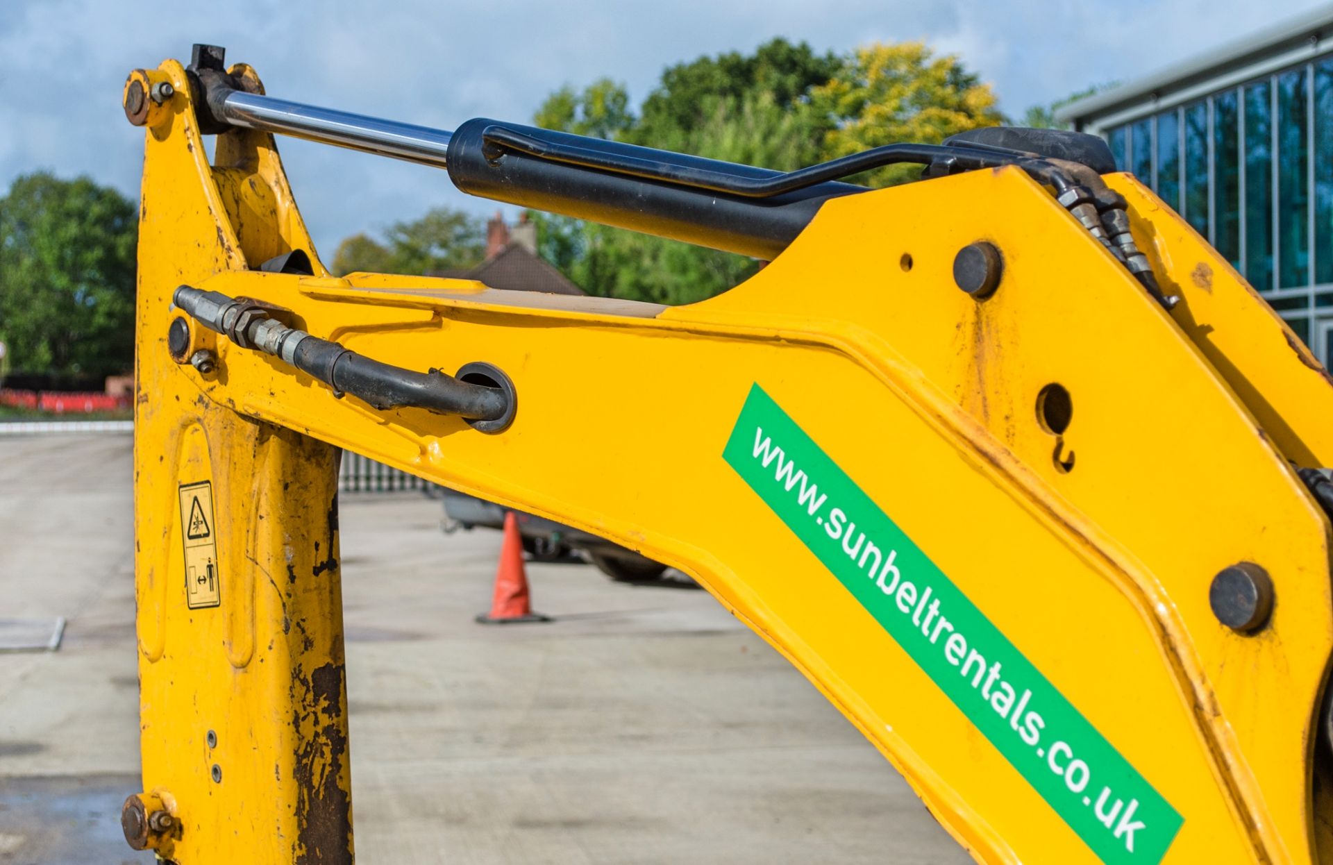 JCB 8016 1.5 tonne rubber tracked mini excavator Year: 2015 S/N: 2071782 Recorded Hours: 1915 blade, - Image 14 of 22