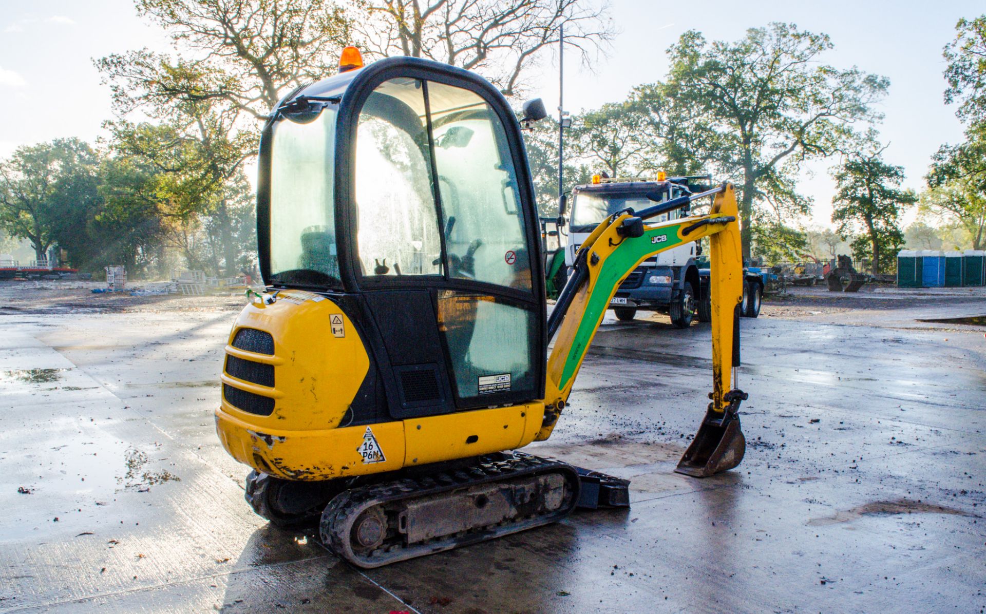 JCB 8018 CTS 1.8 tonne rubber tracked mini excavator  Year: 2016 S/N: 2497615 Recorded Hours: 1424 - Image 3 of 23
