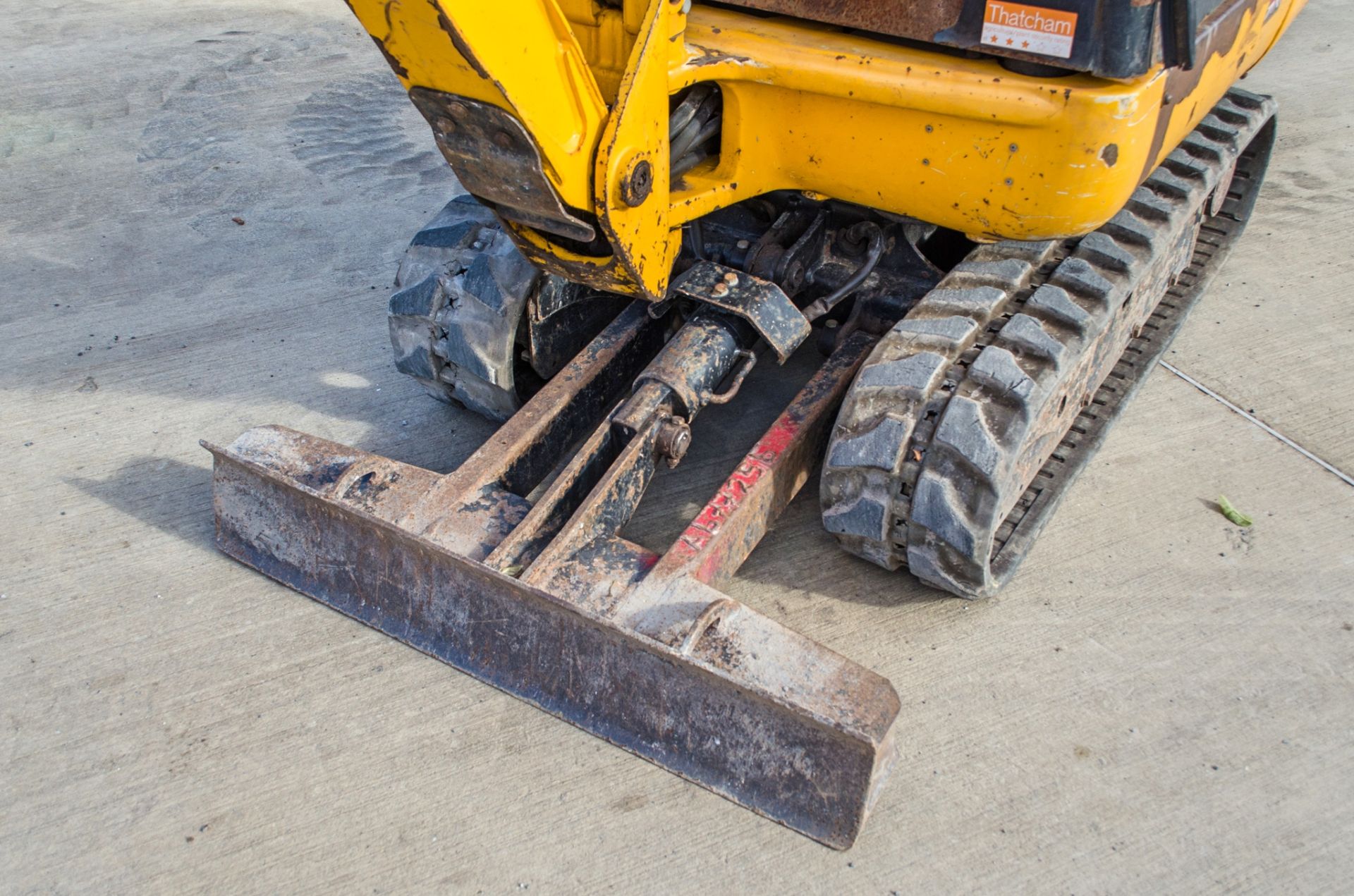 JCB 8016 1.5 tonne rubber tracked mini excavator Year: 2015 S/N: 2071782 Recorded Hours: 1915 blade, - Image 11 of 22