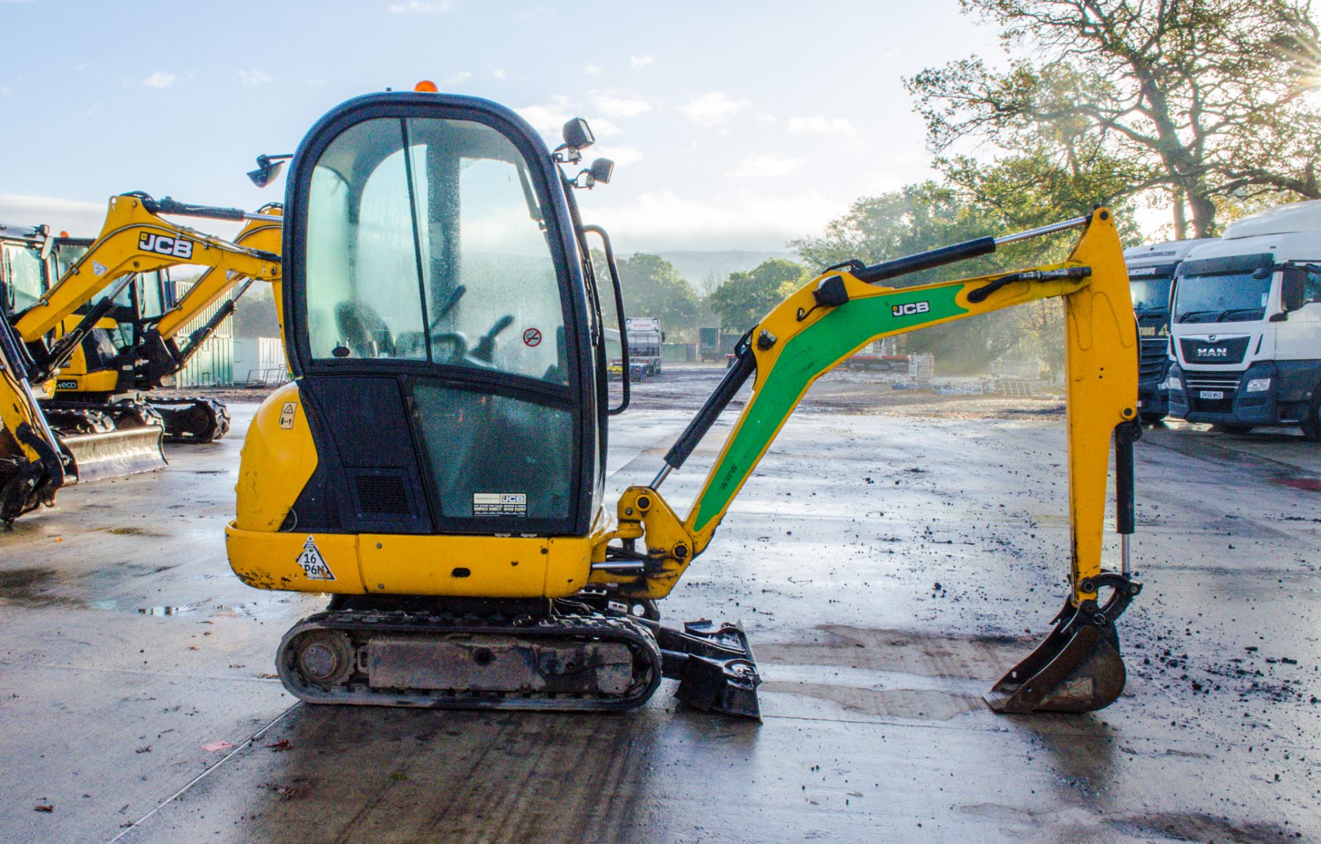 JCB 8018 CTS 1.8 tonne rubber tracked mini excavator  Year: 2016 S/N: 2497615 Recorded Hours: 1424 - Image 7 of 23