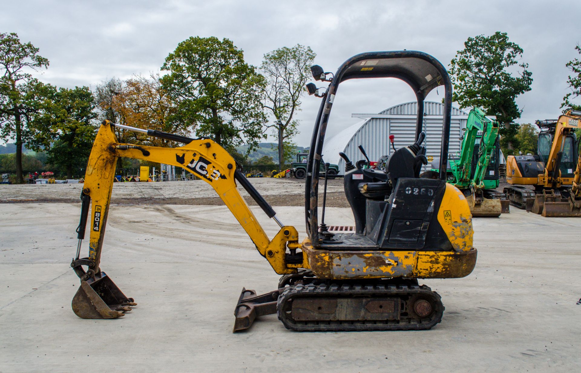 JCB 8014 1.4 tonne rubber tracked mini excavator Year: 2013 S/N: Recorded Hours: 2479 piped, blade & - Image 8 of 22