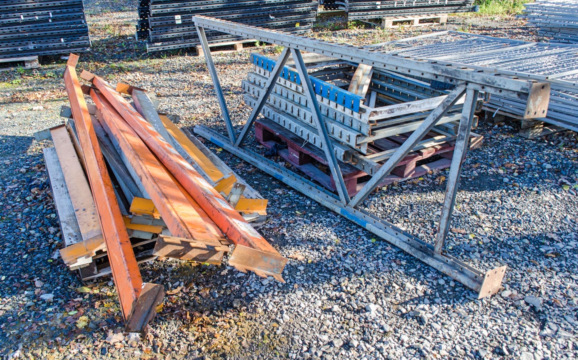 Steel pallet racking Comprising of: 9 - end frames & 12 - cross beams - Image 2 of 2