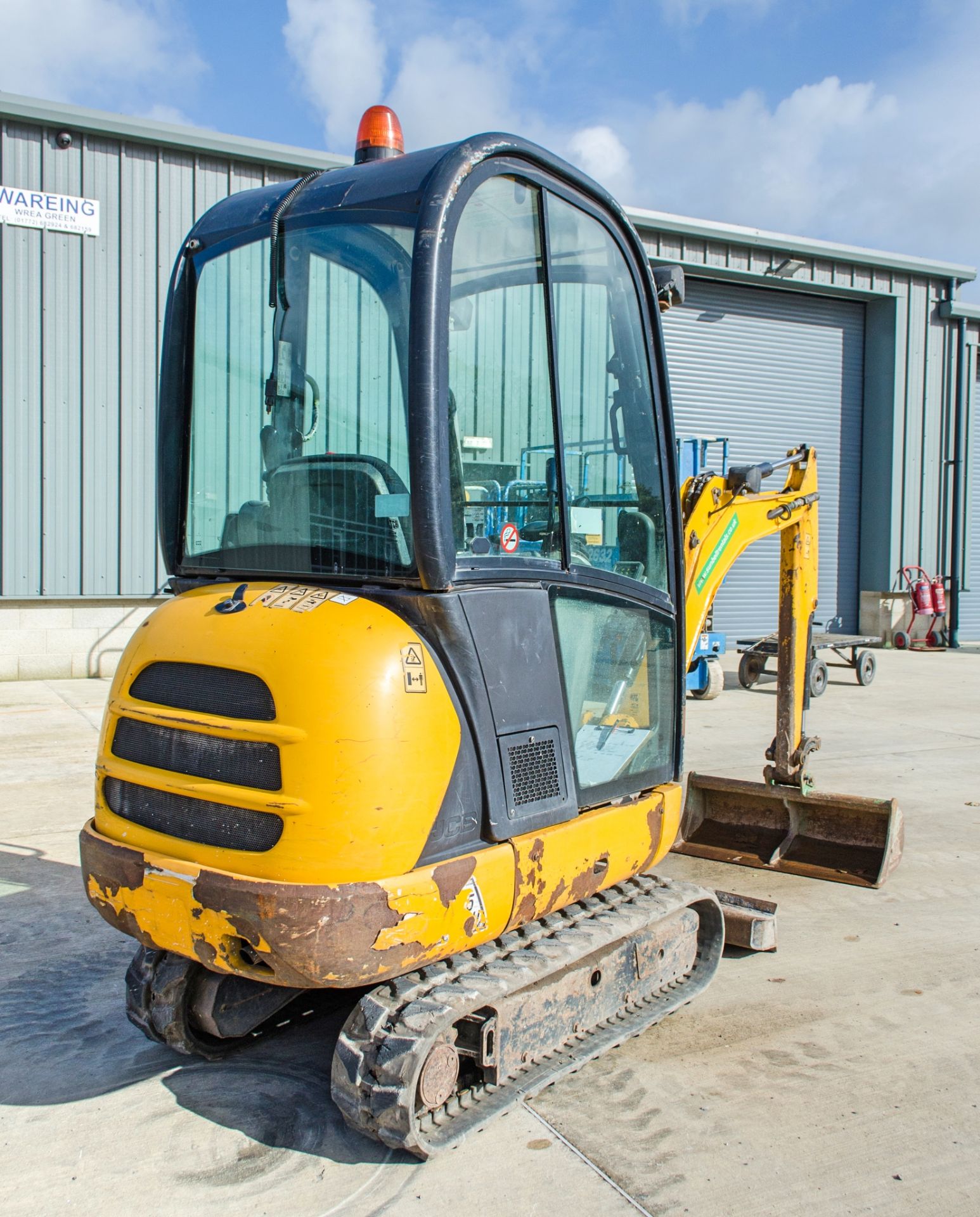 JCB 8016 1.5 tonne rubber tracked mini excavator Year: 2015 S/N: 2071782 Recorded Hours: 1915 blade, - Image 4 of 22