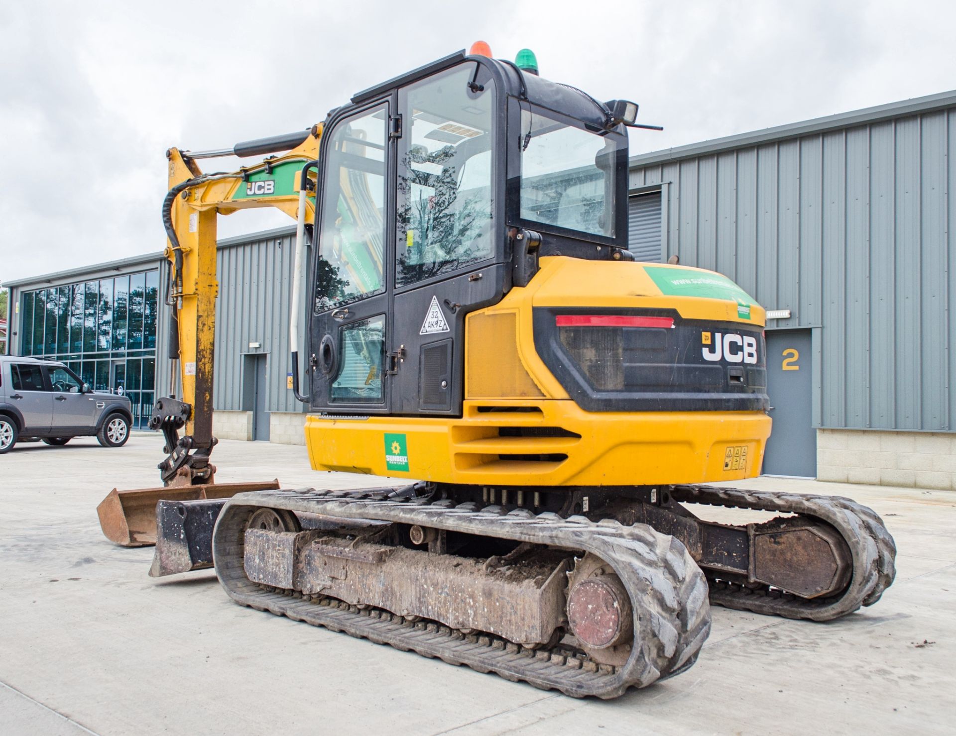 JCB 8085 8 tonne rubber tracked excavator Year: 2014 S/N: 2248847 Recorded Hours: 4478 blade, piped, - Image 3 of 22