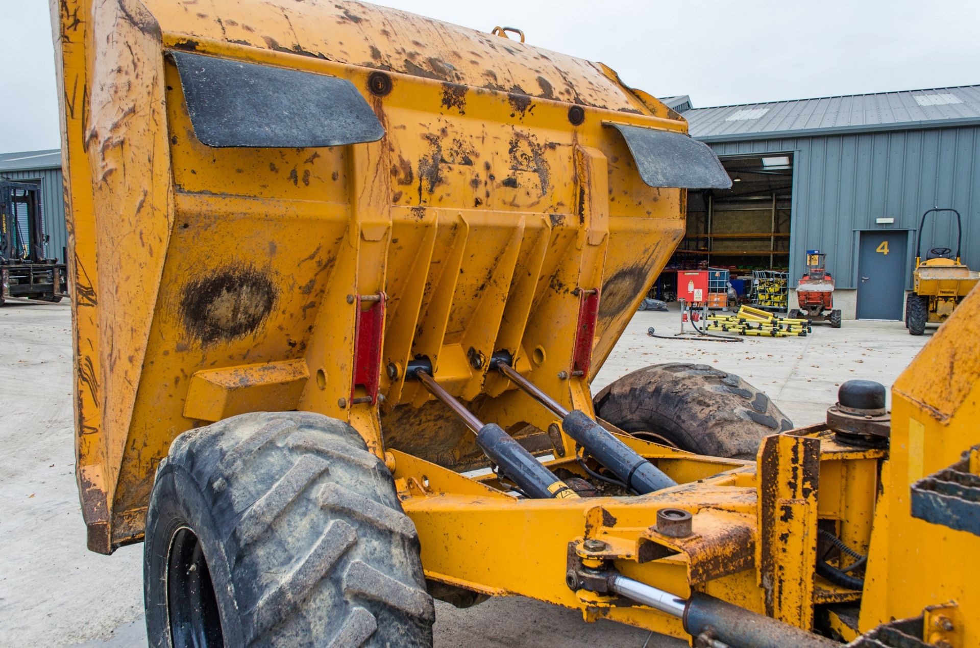 Terex 9 tonne straight skip dumper Year: 2003 S/N: E304HN066 Recorded Hours: Not displayed (Clock - Image 10 of 21