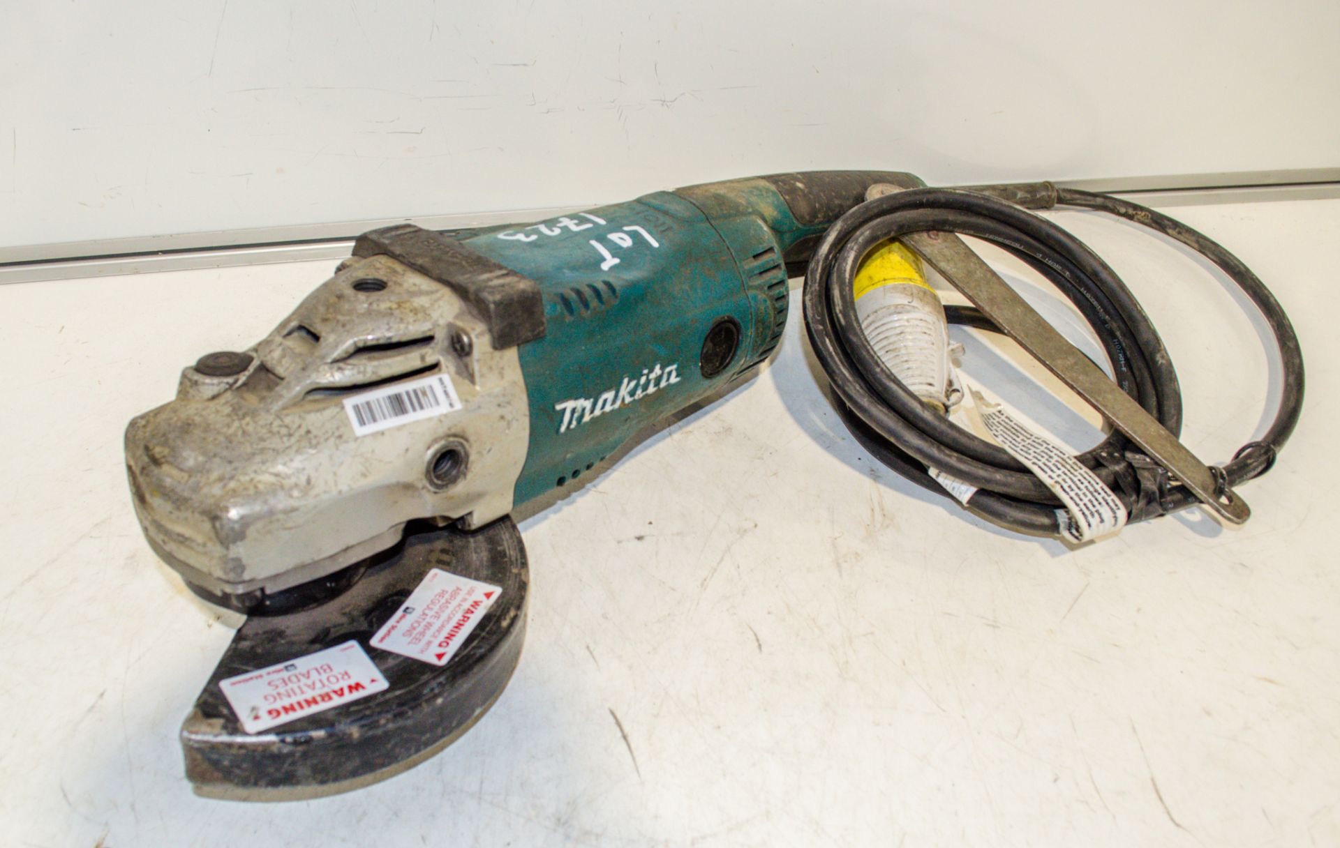 Makita GA9020 110v 230mm angle grinder