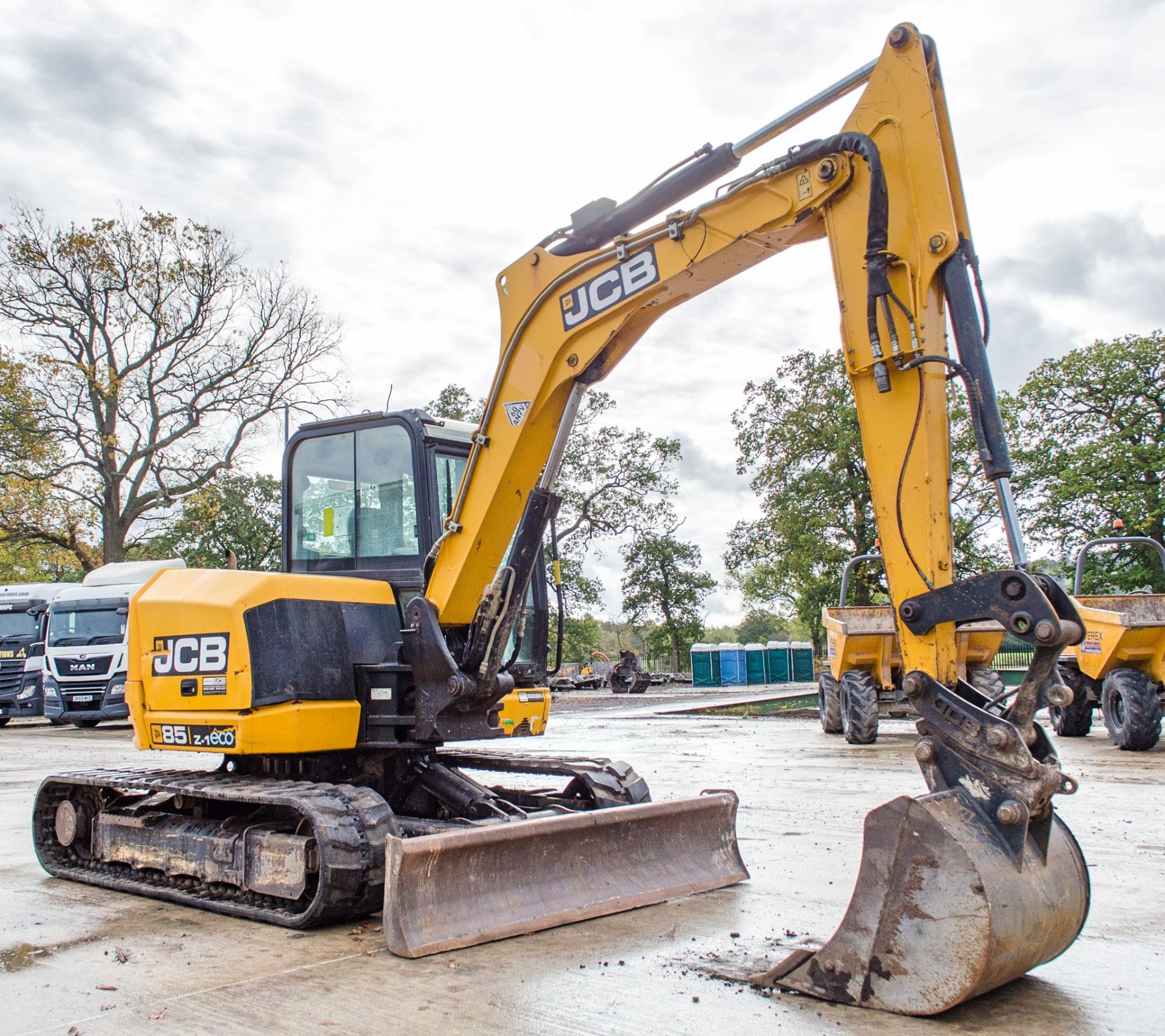 JCB 85Z-1 Eco 8.5 tonne rubber tracked excavator Year: 2016 S/N: 2249351 Recorded Hours: 3765 blade, - Image 2 of 22