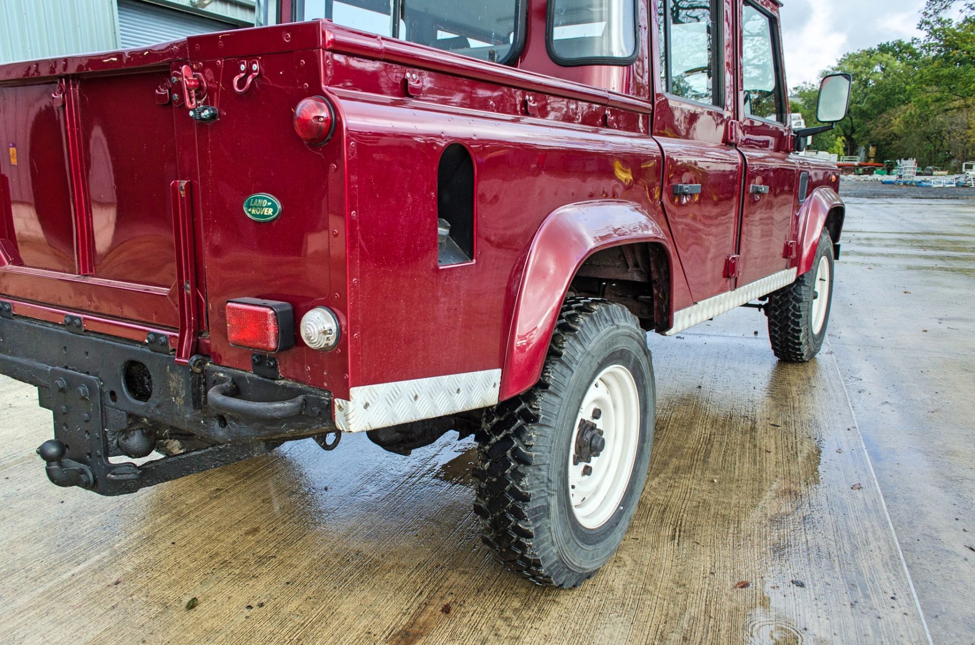 Land Rover Defender 110 County TD5 4x4 double cab pick up Registration Number: YK51 VKR Date of - Image 12 of 29