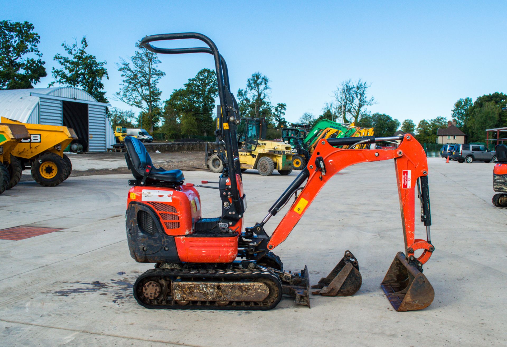 Kubota K008-3 0.8 tonne rubber tracked micro excavator Year: 2018 S/N: 31089 Recorded Hours: 850 - Image 8 of 22