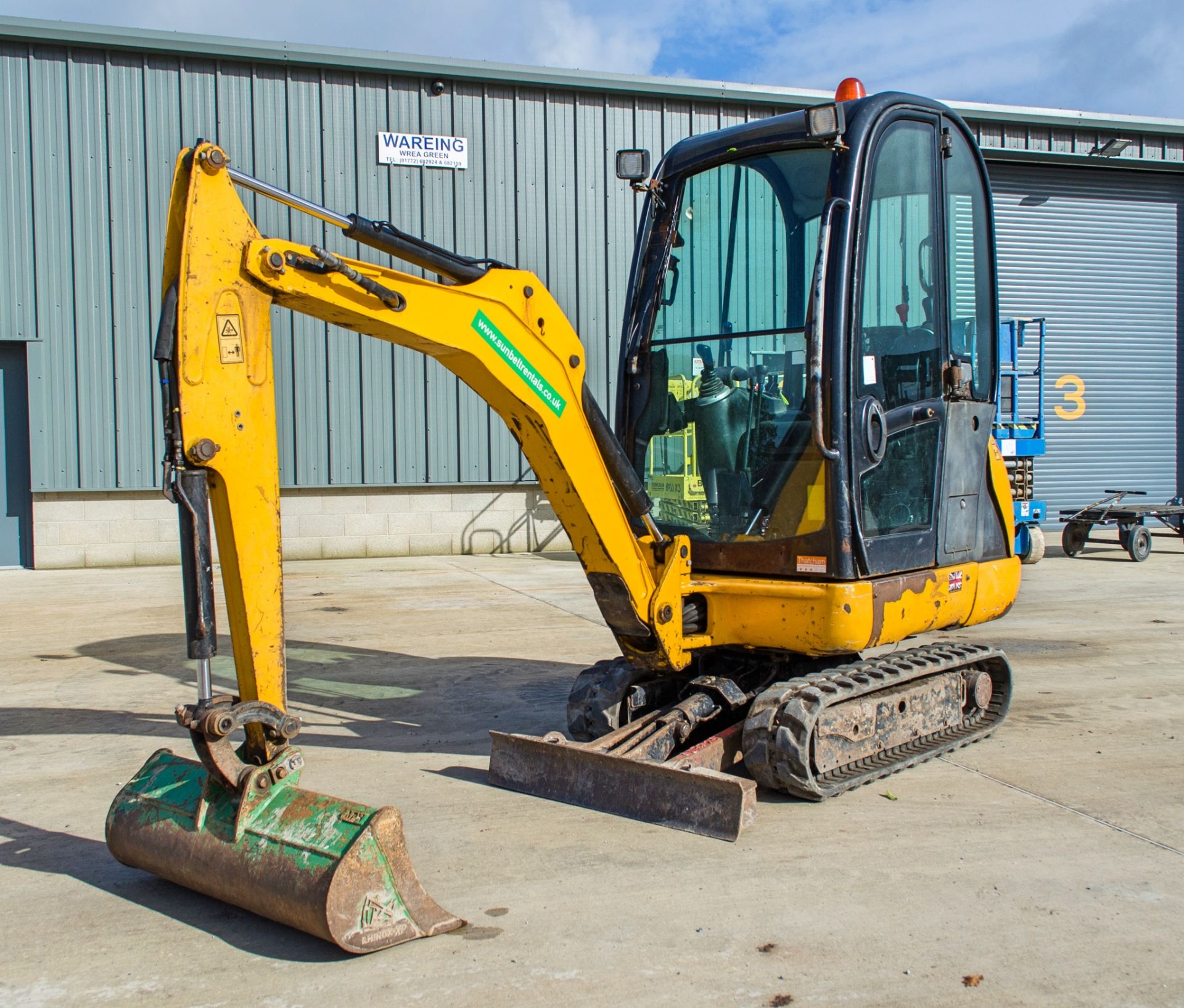 JCB 8016 1.5 tonne rubber tracked mini excavator Year: 2015 S/N: 2071782 Recorded Hours: 1915 blade,