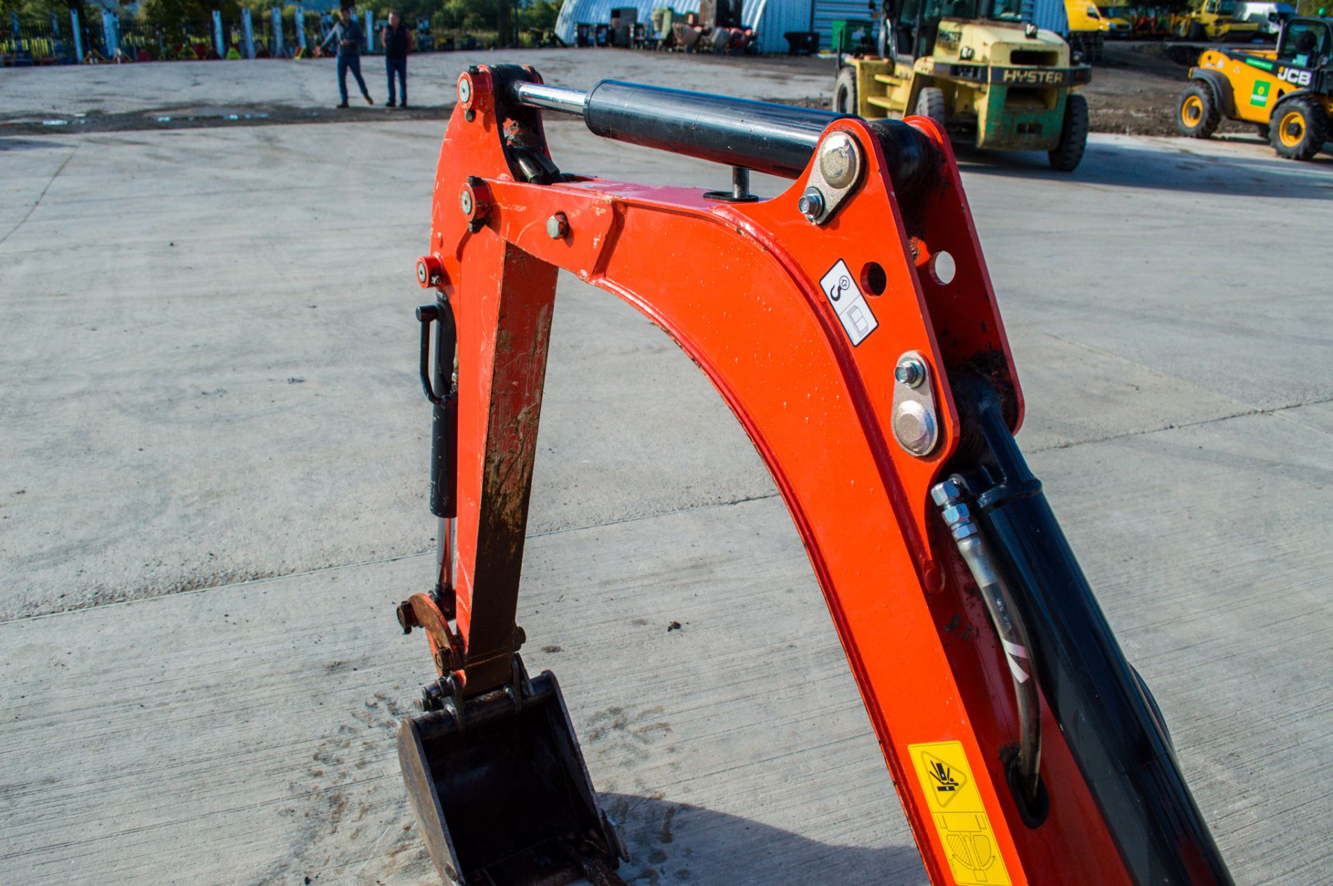 Kubota K008-3 0.8 tonne rubber tracked micro excavator Year: 2018 S/N: 30712 Recorded Hours: 837 - Image 11 of 20