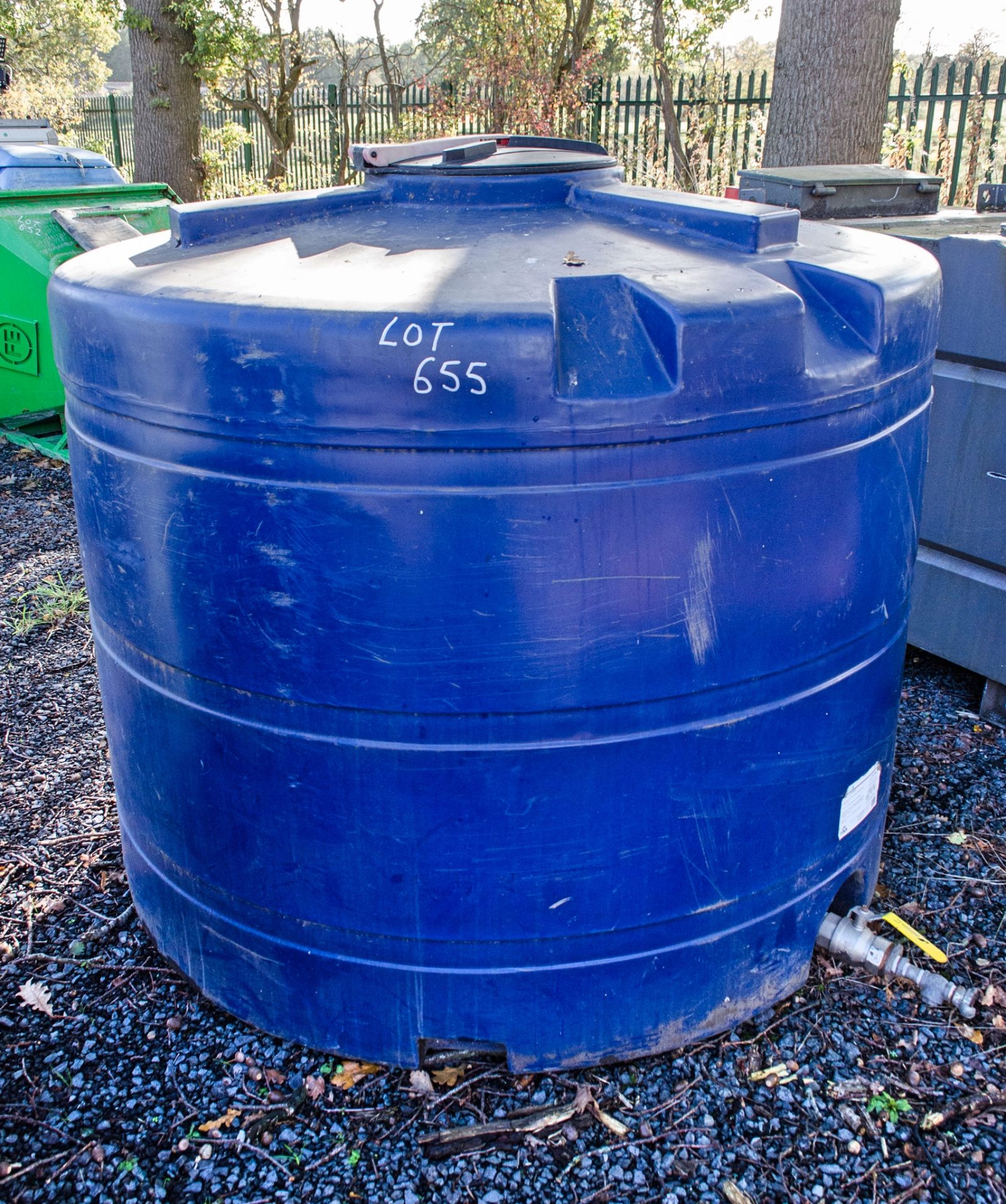 Titan 2500 litre water tank