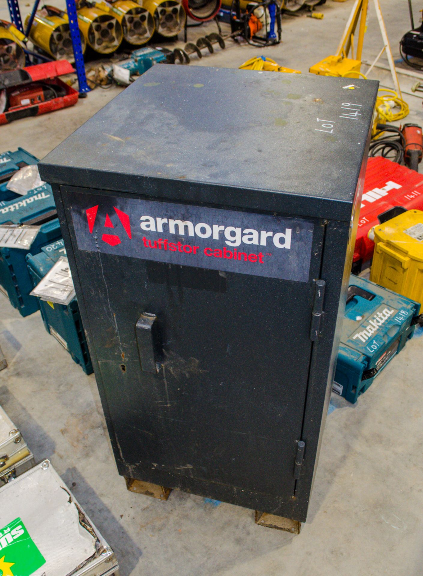 Armorgard Tuffstore steel cabinet ** No key but unlocked ** A940938