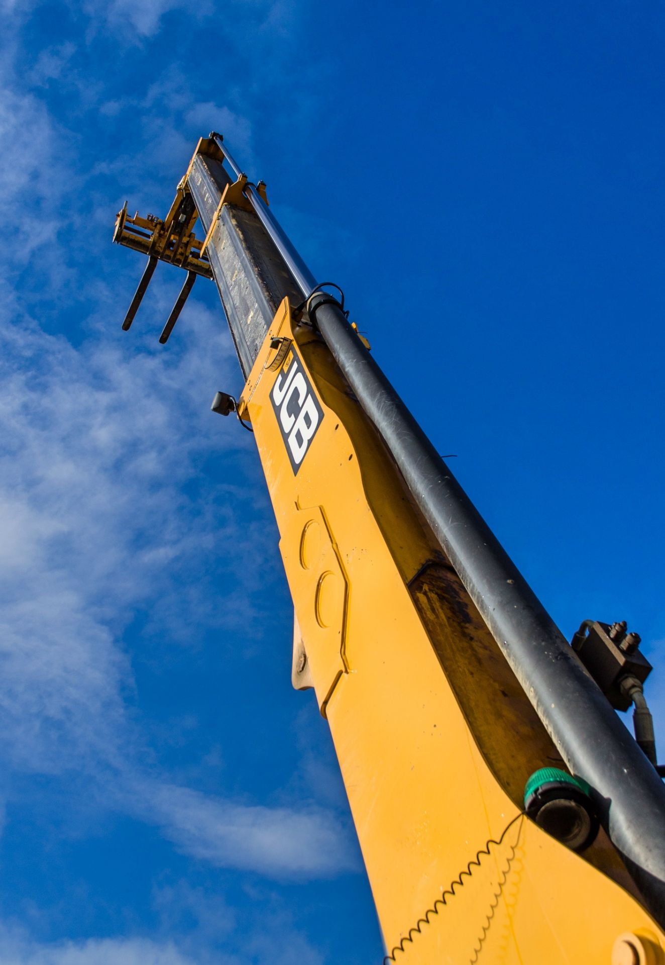 JCB 540-170 17 metre telescopic handler Year: 2016 S/N: 2356342 Recorded Hours: 5777 c/w sway - Image 10 of 23