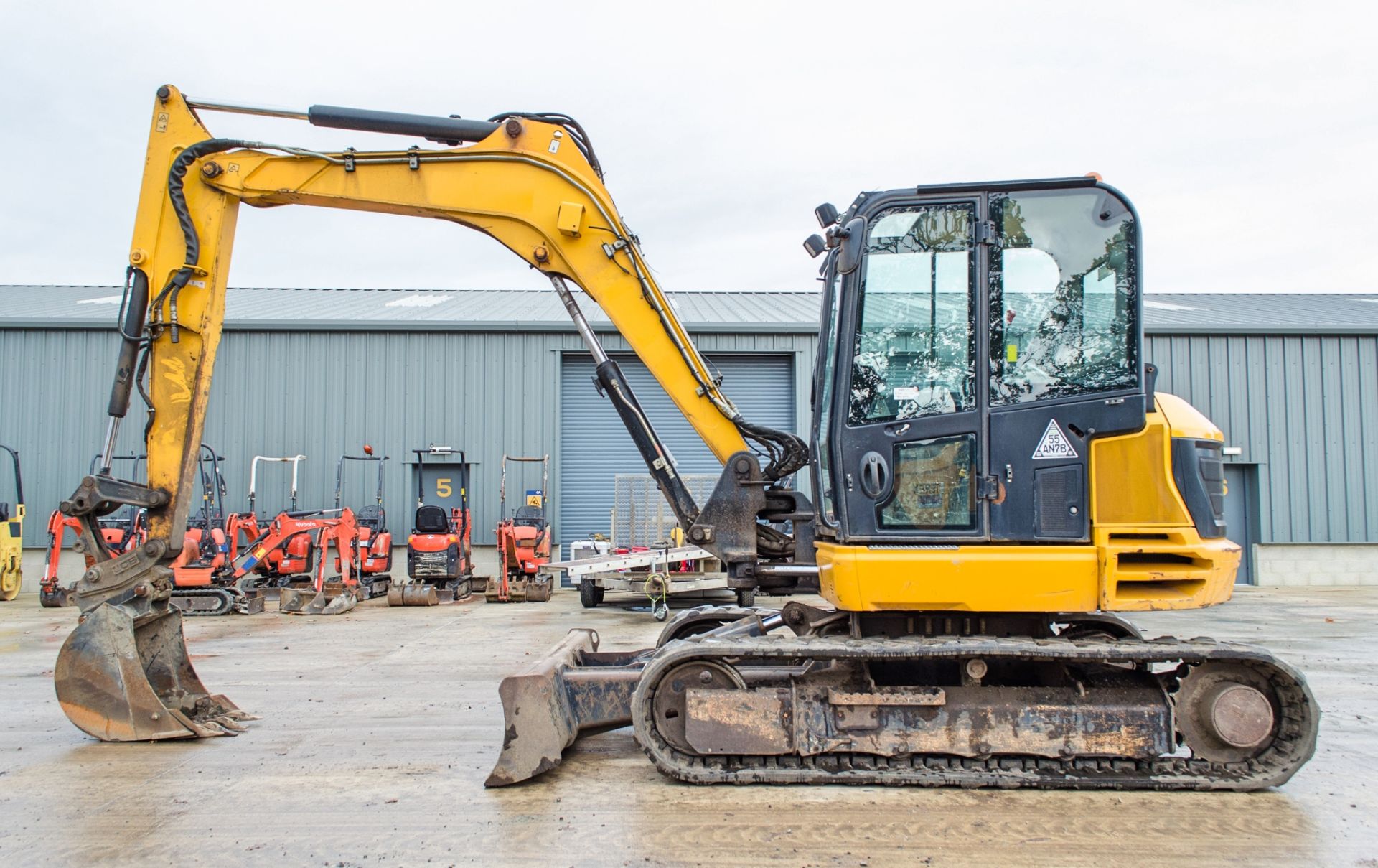 JCB 86C-1 Eco 8.5 tonne rubber tracked excavator Year: 2016 S/N: 2250290 Recorded Hours: 4734 blade, - Image 7 of 22