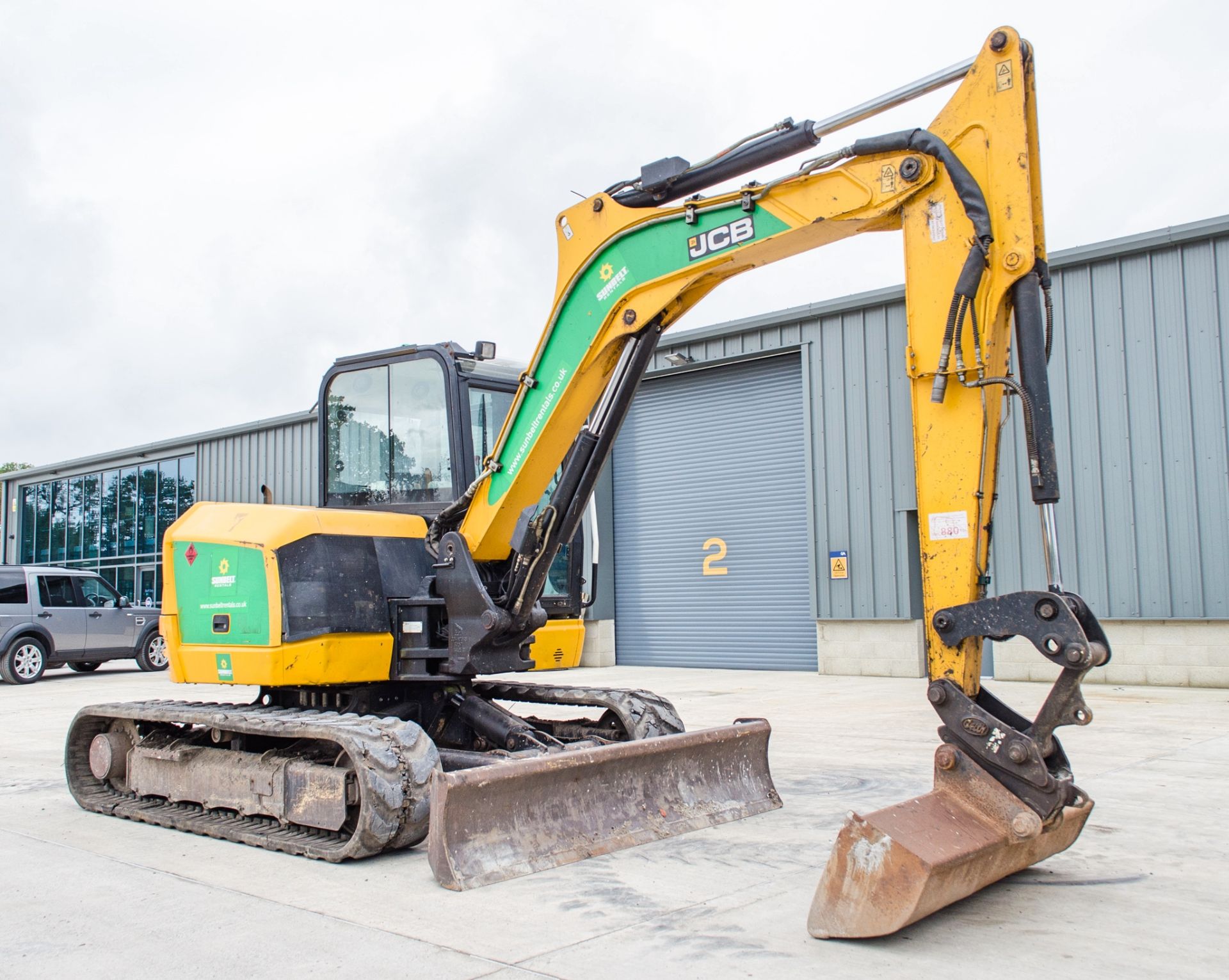 JCB 8085 8 tonne rubber tracked excavator Year: 2014 S/N: 2248847 Recorded Hours: 4478 blade, piped, - Image 2 of 22