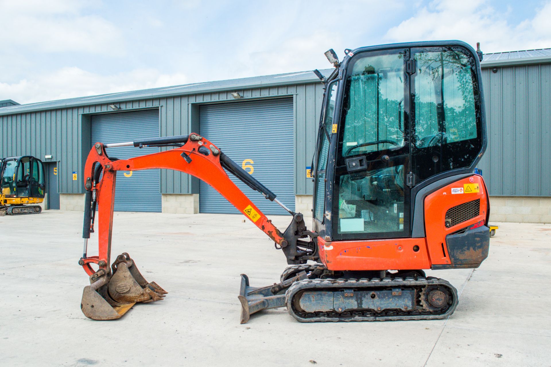 Kubota KX015-4 1.5 tonne rubber tracked mini excavator Year: 2018 S/N: 62600 Recorded Hours: 1604 - Image 6 of 19