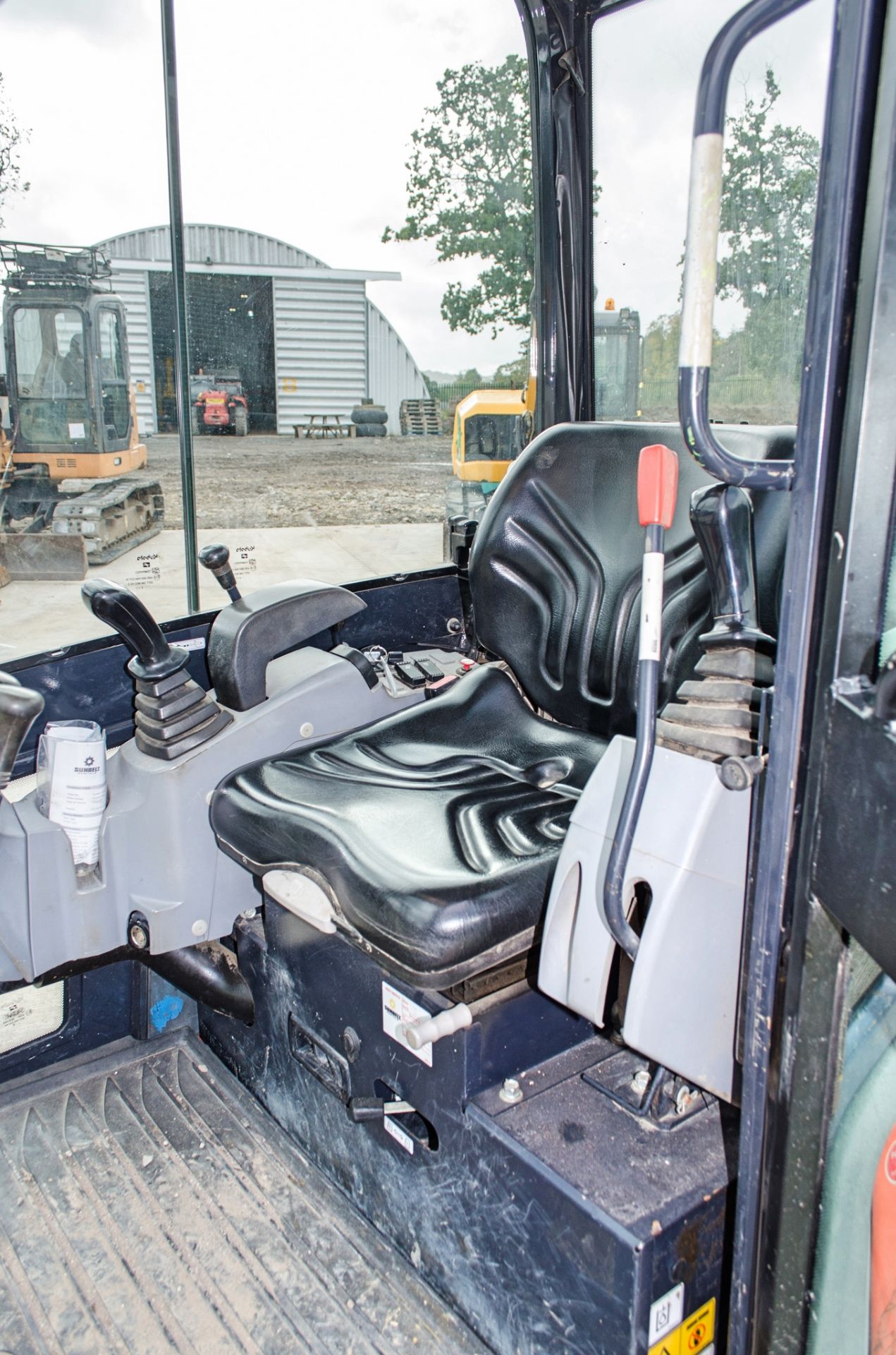 Kubota KX015-4 1.5 tonne rubber tracked mini excavator Year: 2014 S/N: 57850 Recorded Hours: 2054 - Image 18 of 22