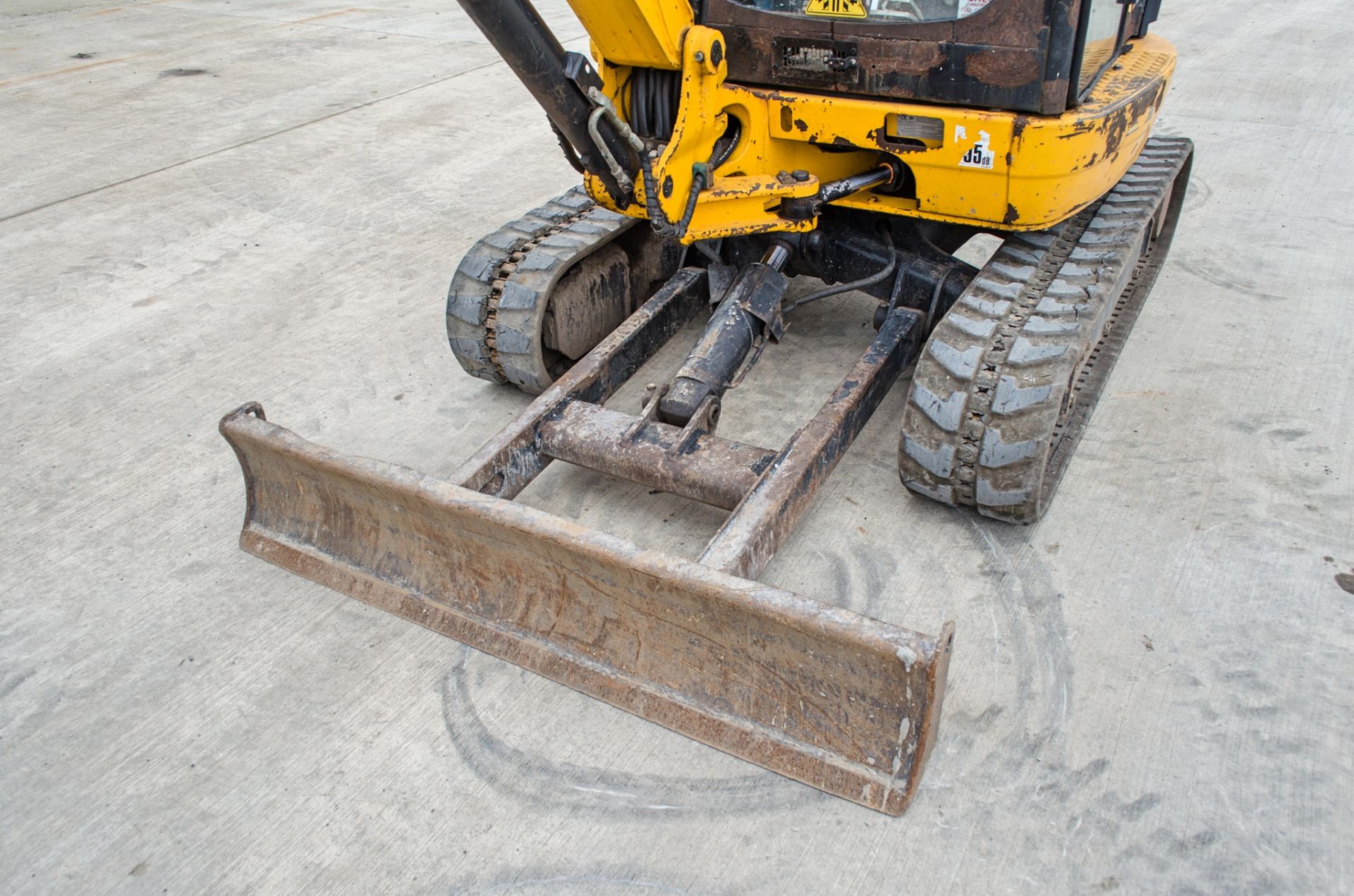 JCB 8025 ZTS 2.5 tonne zero tail swing rubber tracked mini excavator Year: 2013 S/N: 2226194 - Image 10 of 20