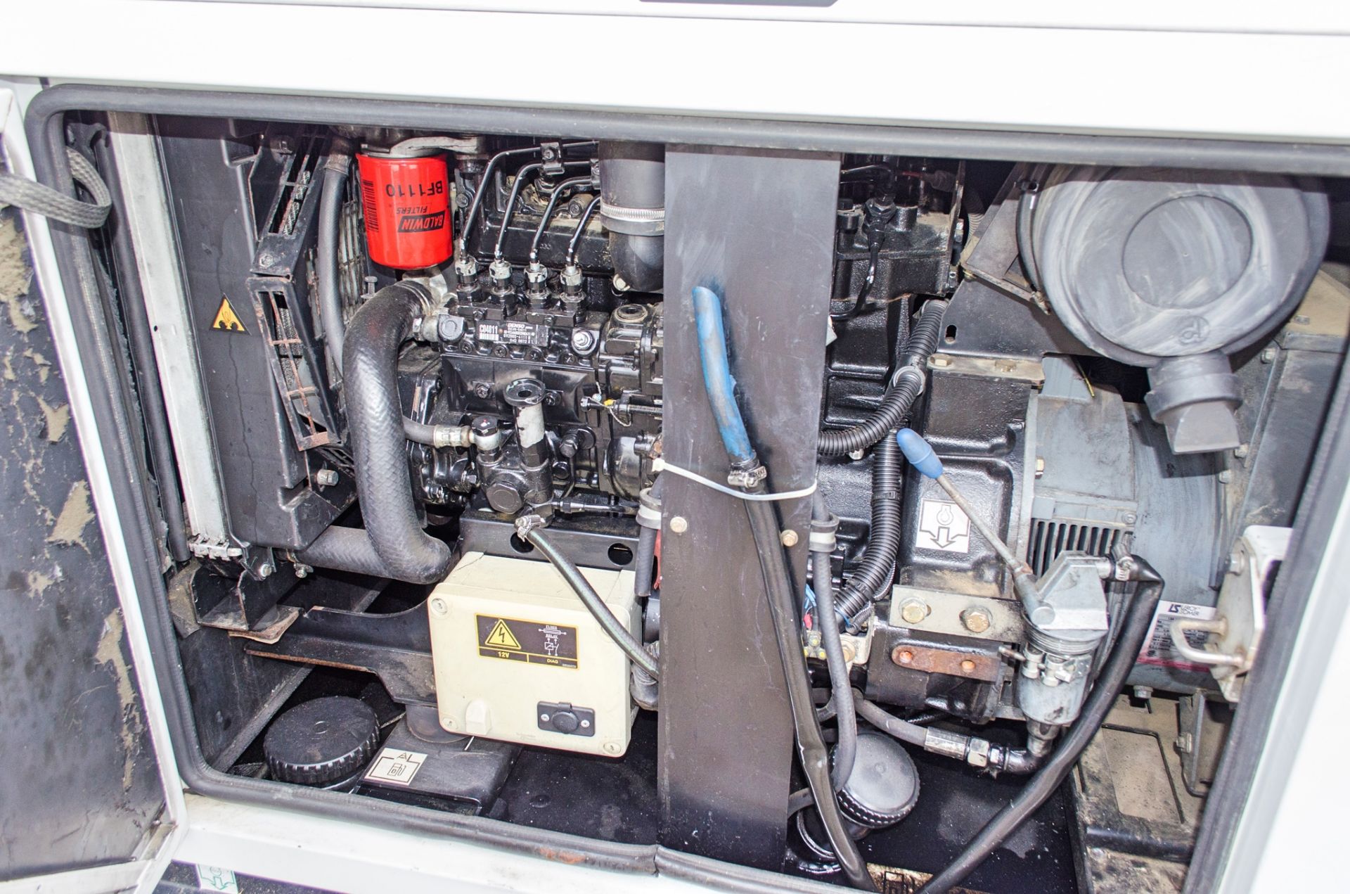 SDMO R22C3 20 kva diesel driven generator Year: 2014 S/N: 4007003 Recorded hours: 23274 A635681 - Image 4 of 5