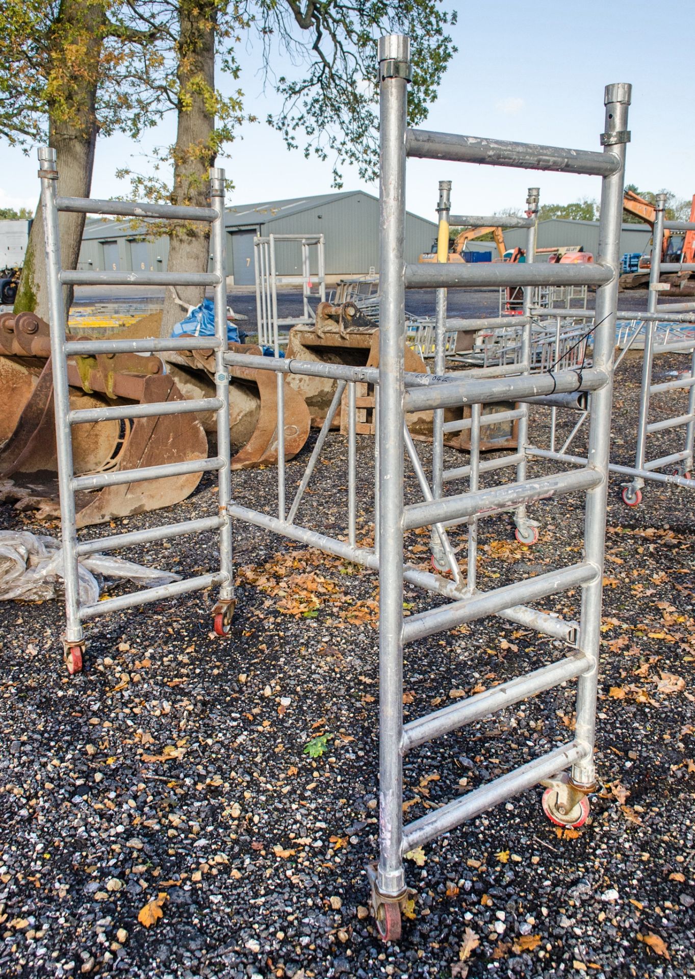 Mobile scaffold tower frame