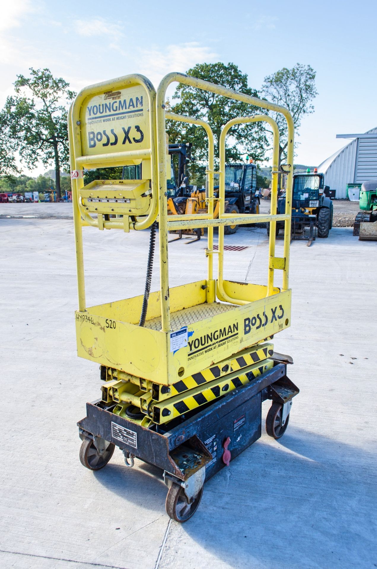 Youngman Boss X3 battery electric push around access platform Year: 2013 S/N: 12112 HYP346