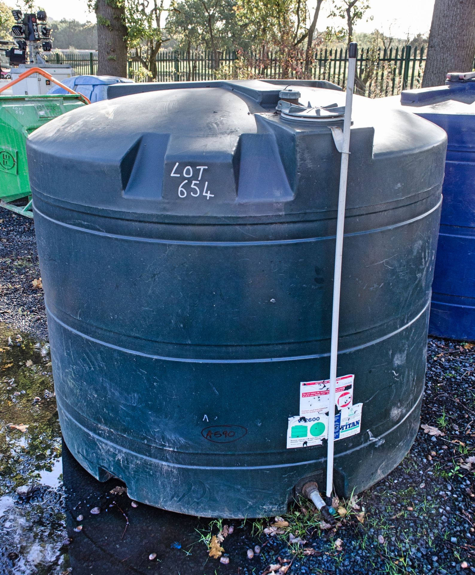 Titan 2700 litre oil tank ** No VAT on hammer price but VAT will be charged on the buyer's