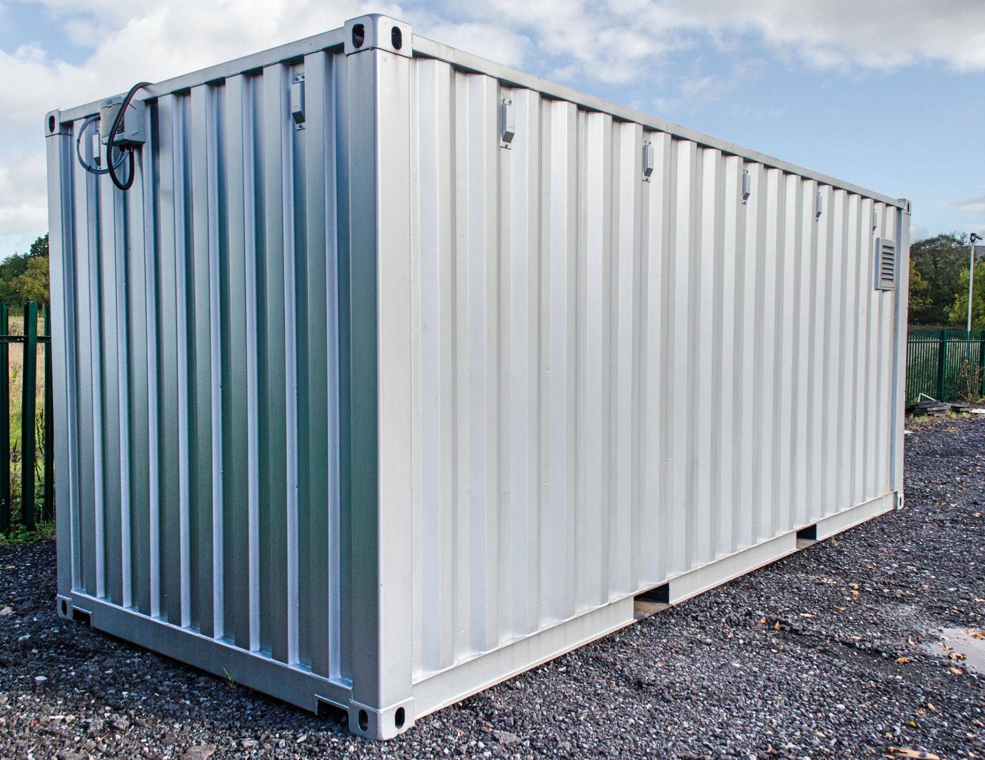 20 ft x 8 ft steel shipping container - Image 4 of 5