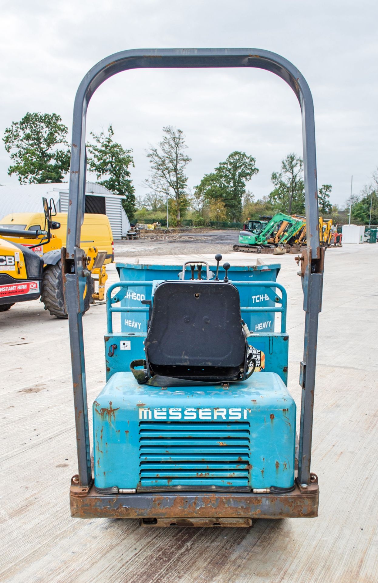 Messeri TCH1500 1.5 tonne rubber tracked swivel skip dumper Year: 2012 S/N: C1002300 Recorded Hours: - Image 6 of 18