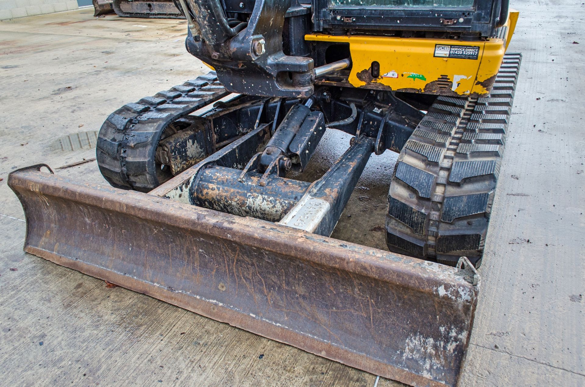 JCB 85Z-1 Eco 8.5 tonne rubber tracked excavator Year: 2016 S/N: 2249351 Recorded Hours: 3765 blade, - Image 11 of 22