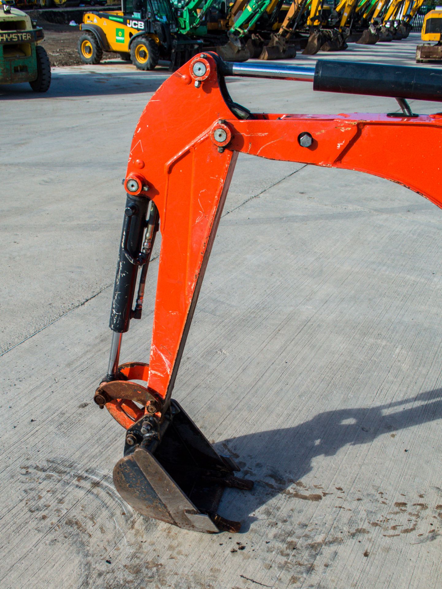 Kubota K008-3 0.8 tonne rubber tracked micro excavator Year: 2018 S/N: 30712 Recorded Hours: 837 - Image 12 of 20