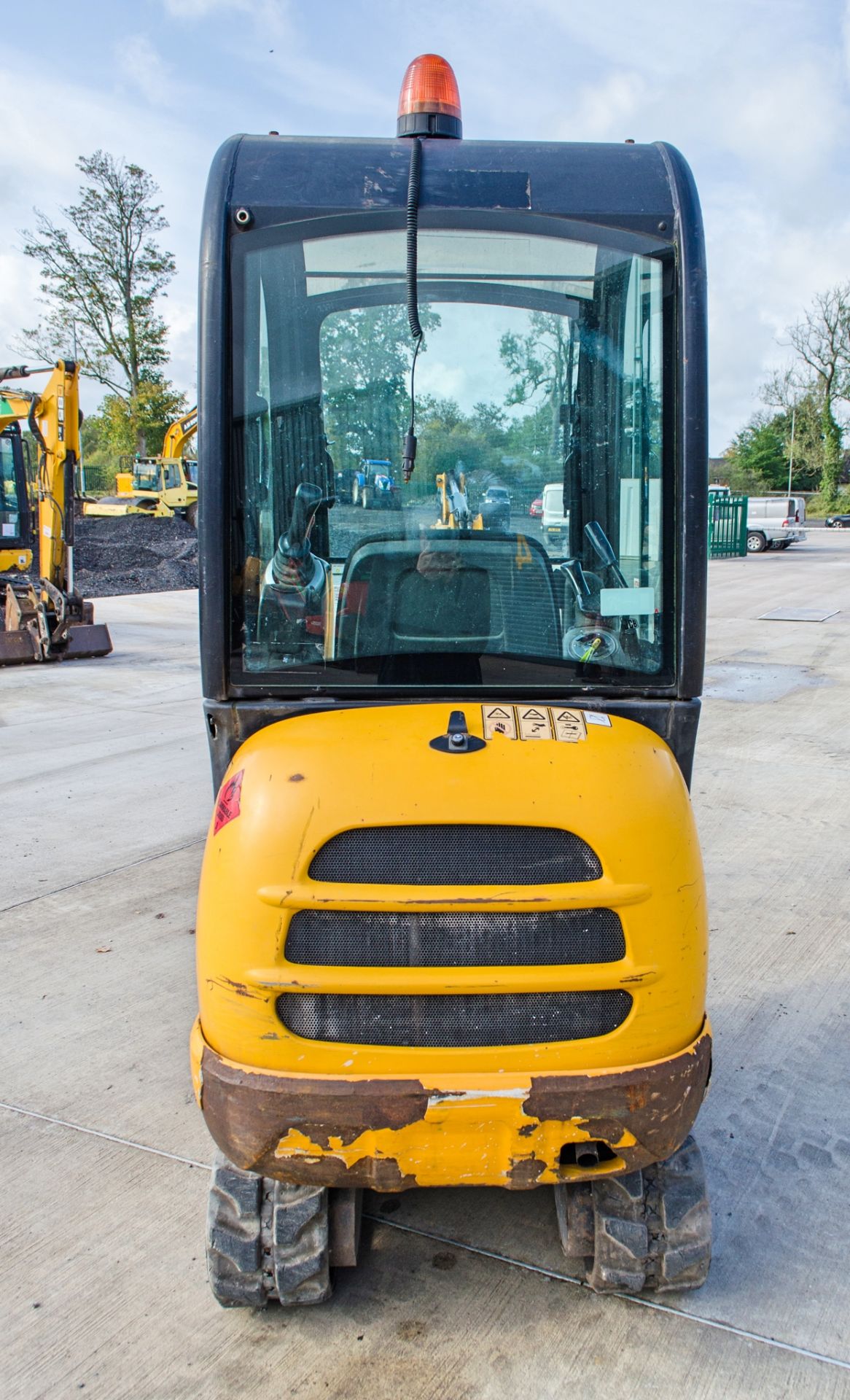 JCB 8016 1.5 tonne rubber tracked mini excavator Year: 2015 S/N: 2071782 Recorded Hours: 1915 blade, - Image 6 of 22