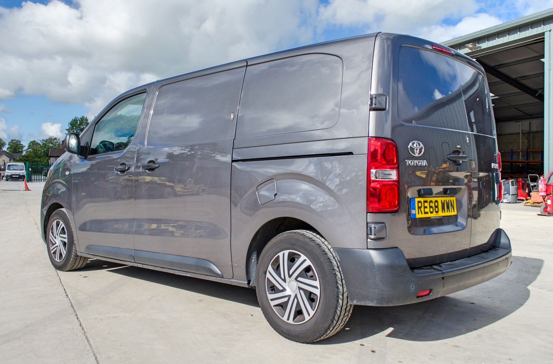 Toyota Proace Icon 1560cc diesel panel van Registration Number:RE68 WWN Date of Registration: 04/ - Image 3 of 26