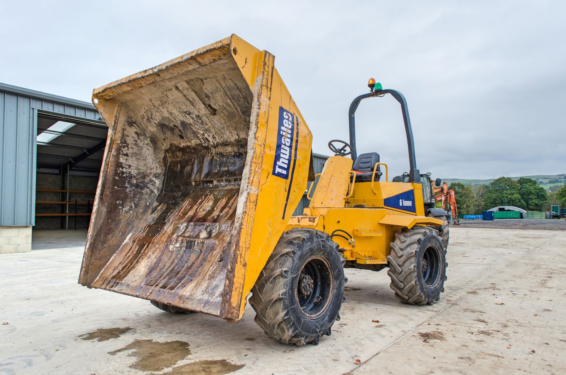 Thwaites 6 tonne straight skip dumper Year: 2004 S/N: 04A5139 Recorded Hours: 5316 - Image 9 of 20