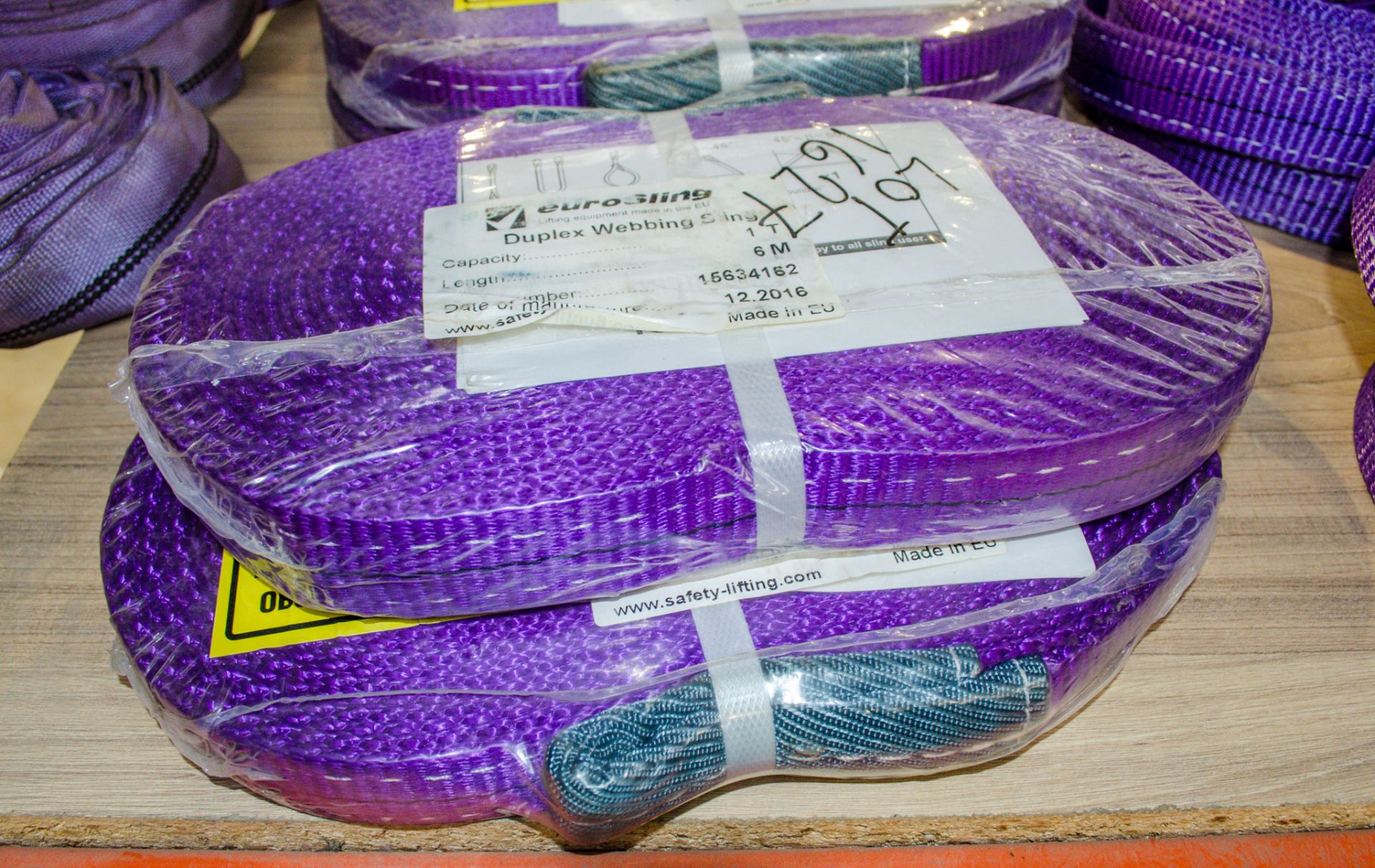 2 - 1 tonne x 6 metre webbing slings ** New and unused **