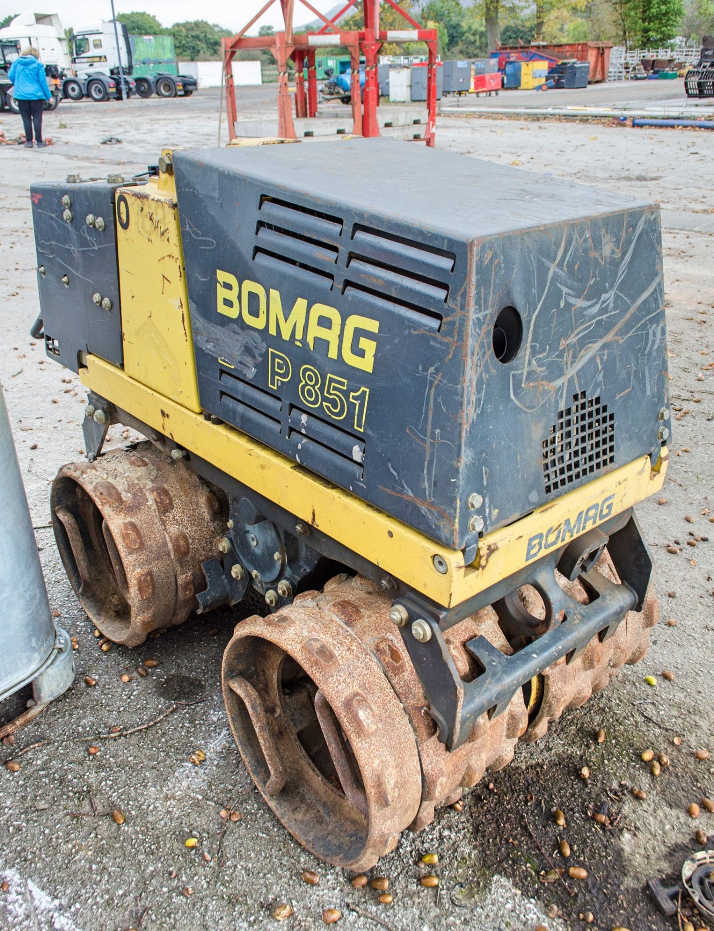 Bomag BMP851 diesel driven trench roller Year: 2005 S/N: 041774 c/w remote control - Image 2 of 8