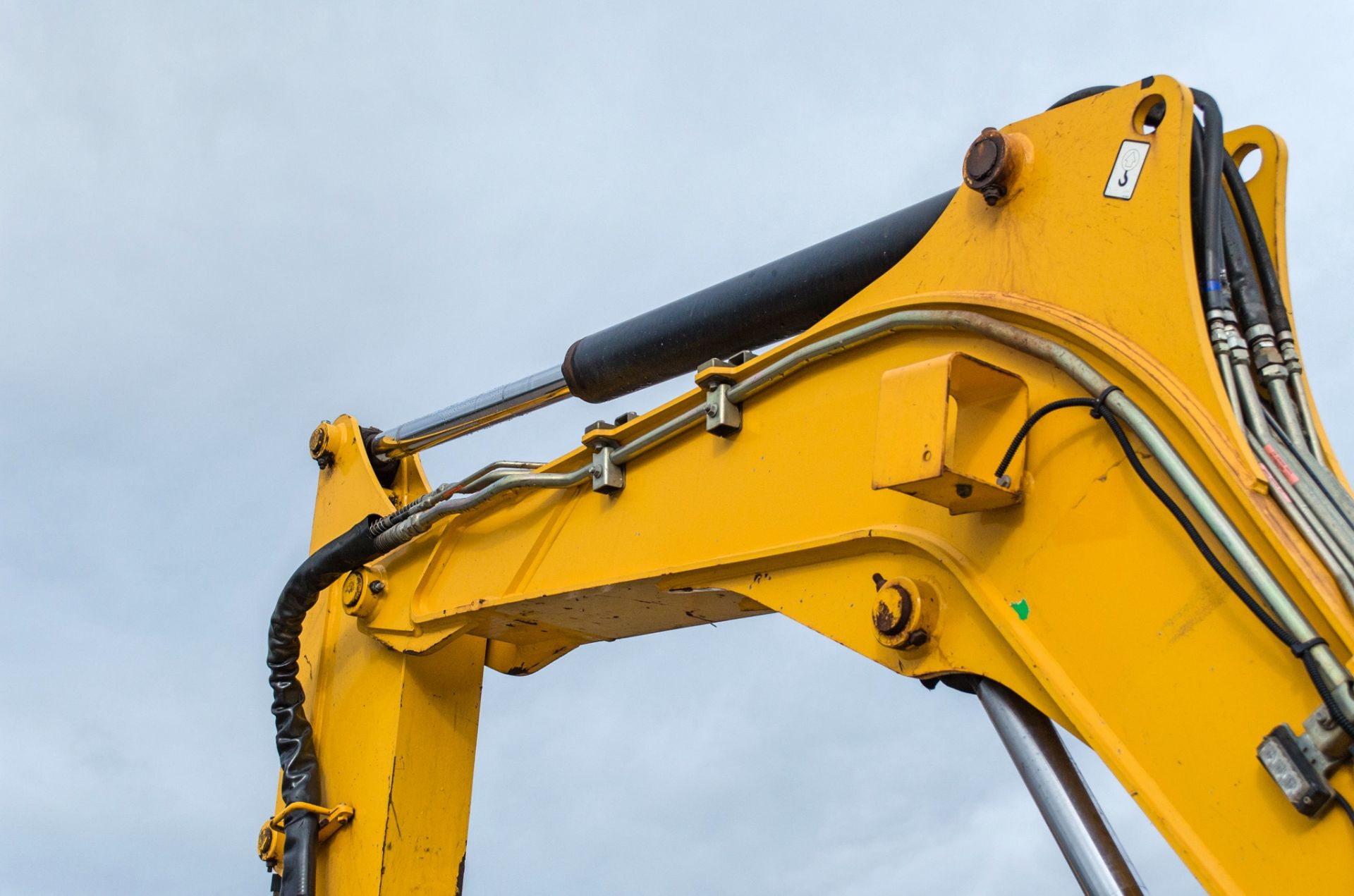 JCB 85Z-1 Eco 8.5 tonne rubber tracked excavator Year: 2016 S/N: 2249351 Recorded Hours: 3765 blade, - Image 14 of 22